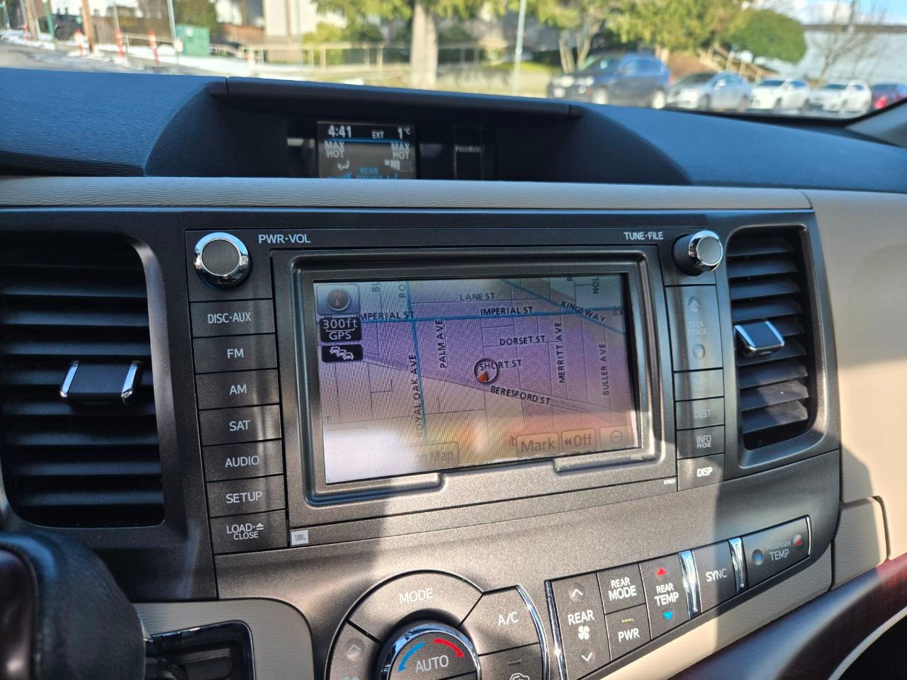 /alphaautoaccessltd/2011-Toyota-Sienna-55716162607345.jpg