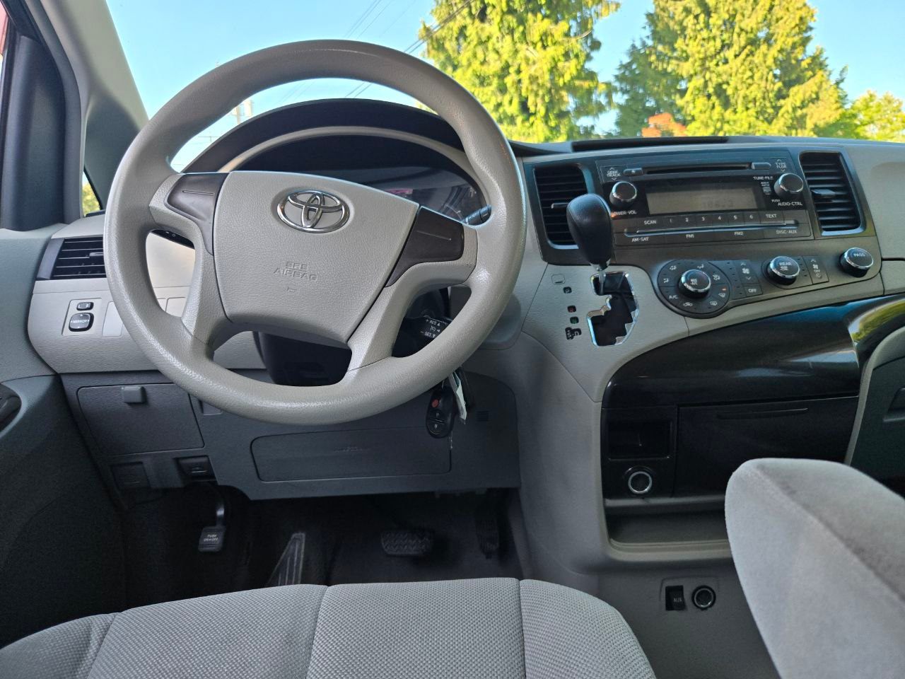 /alphaautoaccessltd/2011-Toyota-Sienna-5896255799382022.jpg