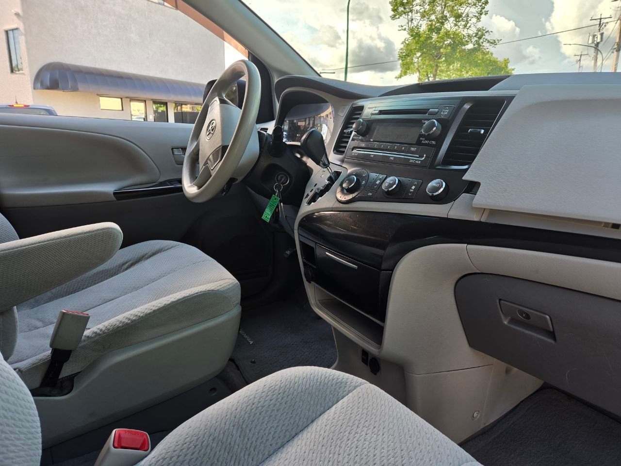 /alphaautoaccessltd/2011-Toyota-Sienna-6555618062506889.jpg