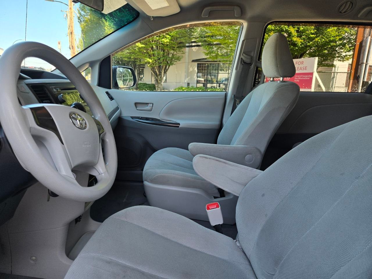 /alphaautoaccessltd/2011-Toyota-Sienna-8802370246799356.jpg