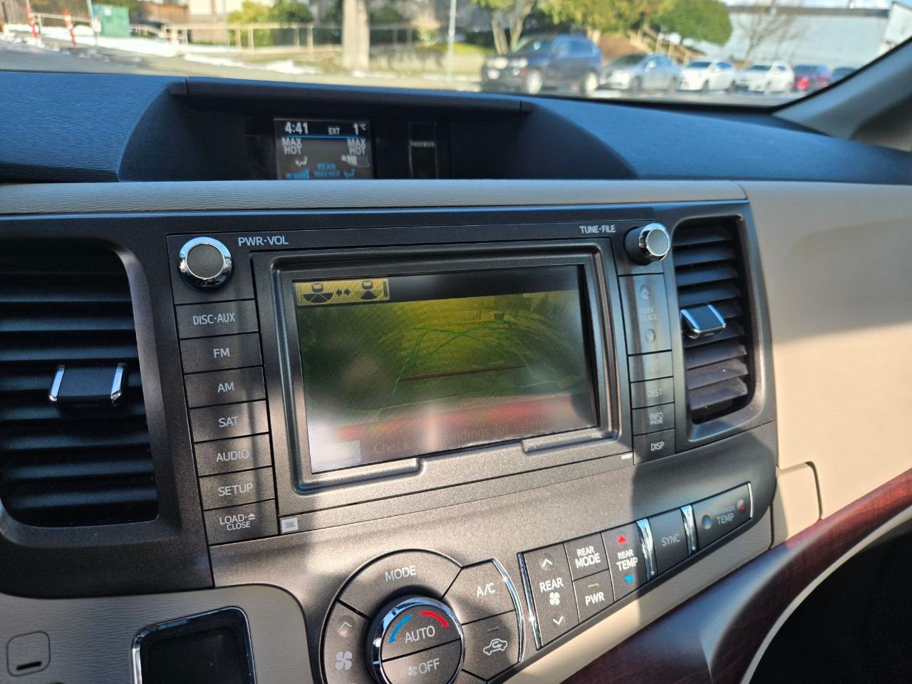 /alphaautoaccessltd/2011-Toyota-Sienna-9560986520762094.jpg