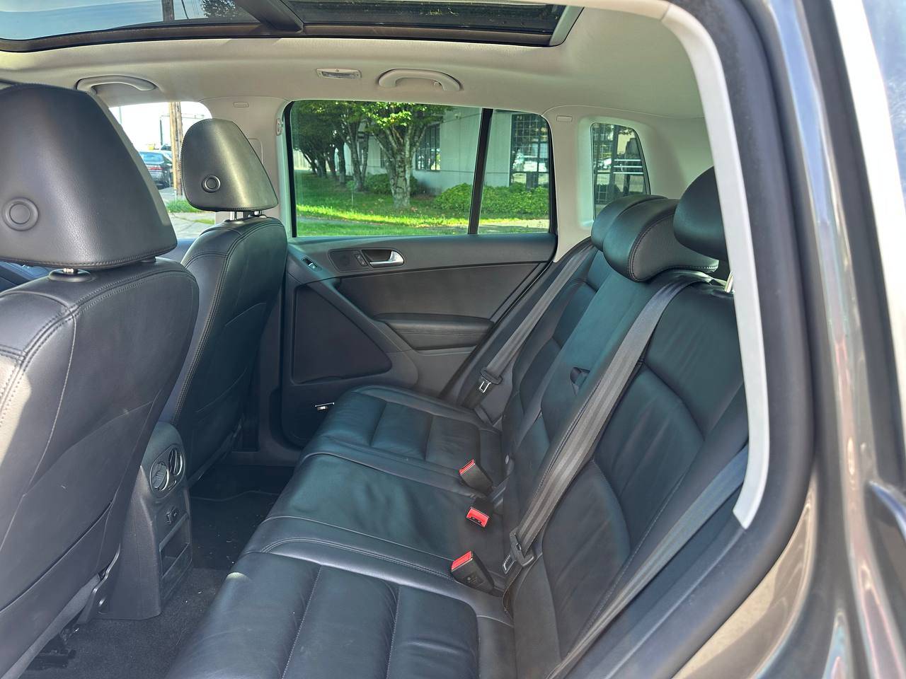 /alphaautoaccessltd/2011-Volkswagen-Tiguan-2129735863018387.jpg