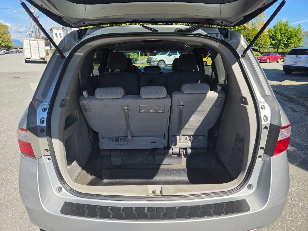/alphaautoaccessltd/2012-Honda-Odyssey-21530773554692328.jpg