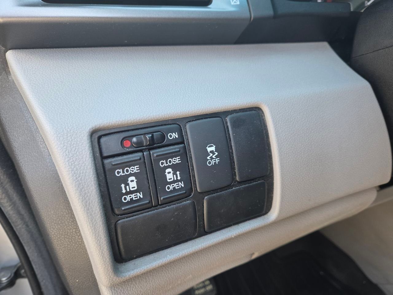 /alphaautoaccessltd/2012-Honda-Odyssey-8345547792459251.jpg