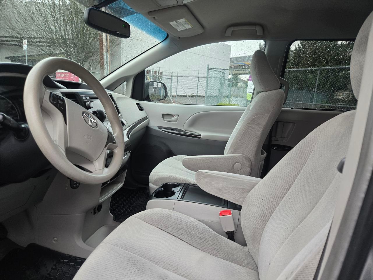 /alphaautoaccessltd/2012-Toyota-Sienna-010059385381211206.jpg