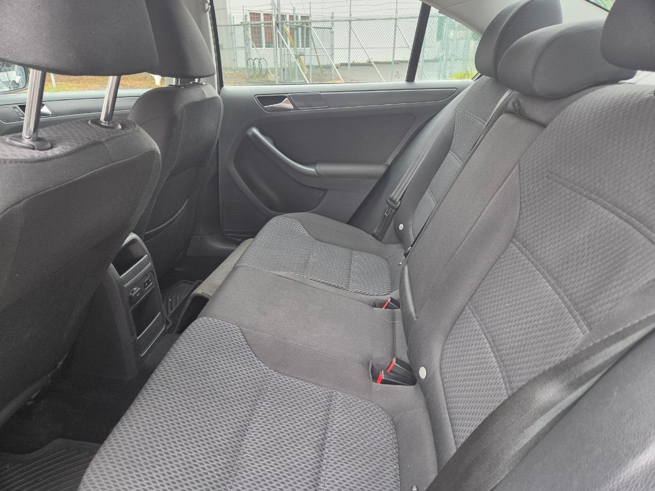 /alphaautoaccessltd/2012-Volkswagen-Jetta-831574895679313.jpg