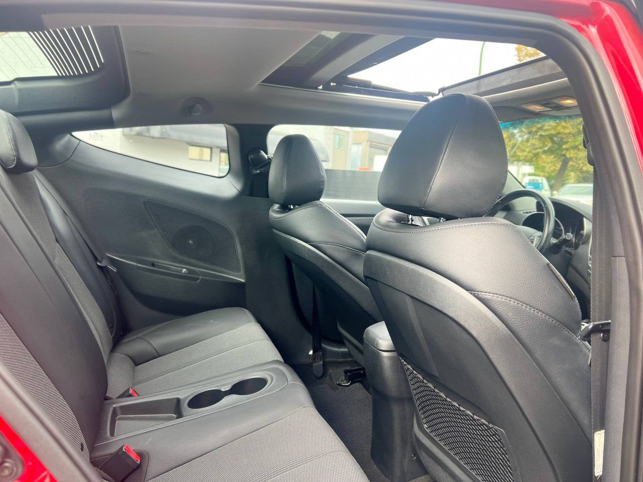 /alphaautoaccessltd/2013-Hyundai-Veloster-8784013193638092.jpg