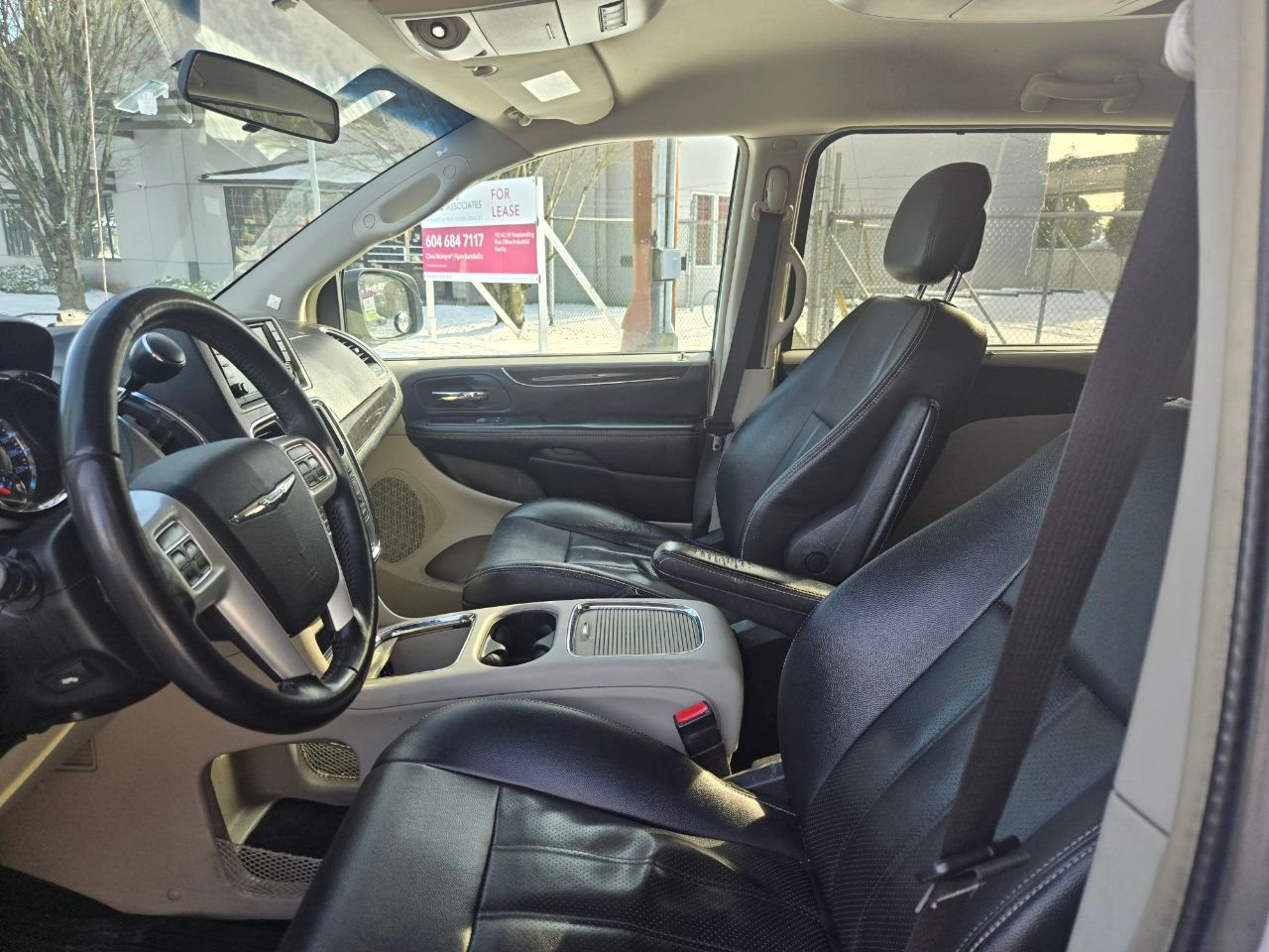 /alphaautoaccessltd/2014-Chrysler-Town&-09230586882037661.jpg