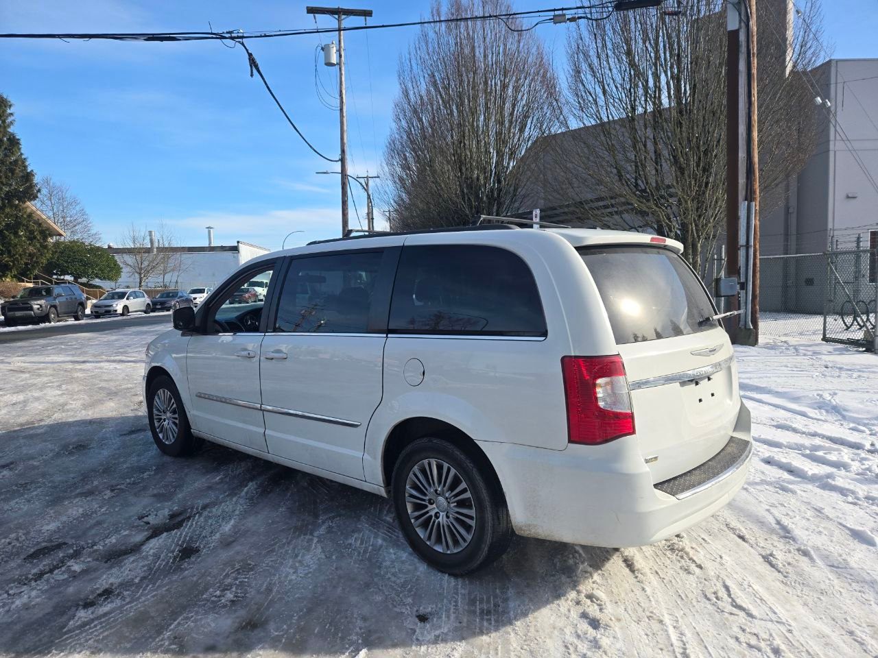 /alphaautoaccessltd/2014-Chrysler-Town&-7655679749476452.jpg