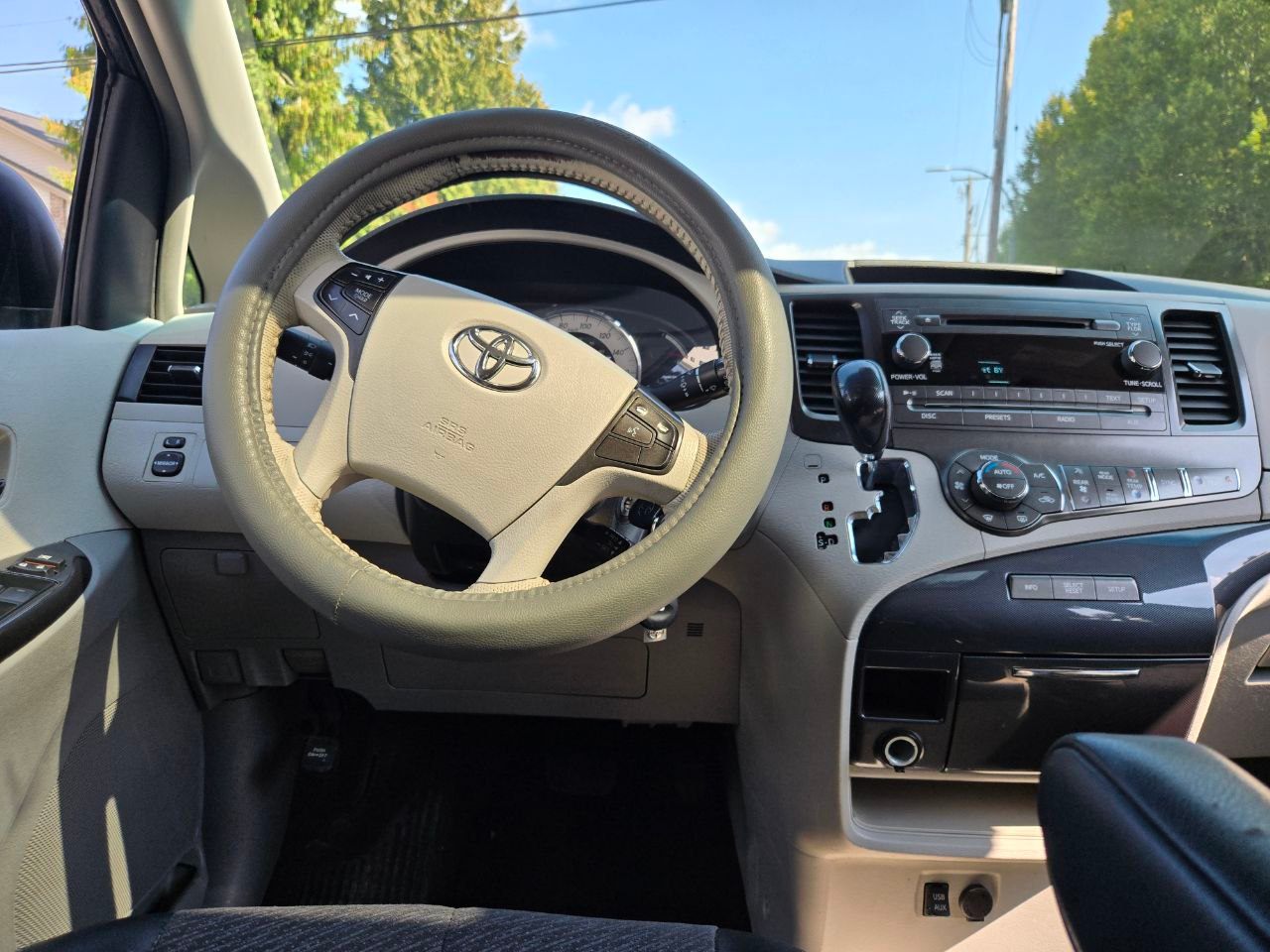 /alphaautoaccessltd/2014-Toyota-Sienna-23440383582049007.jpg