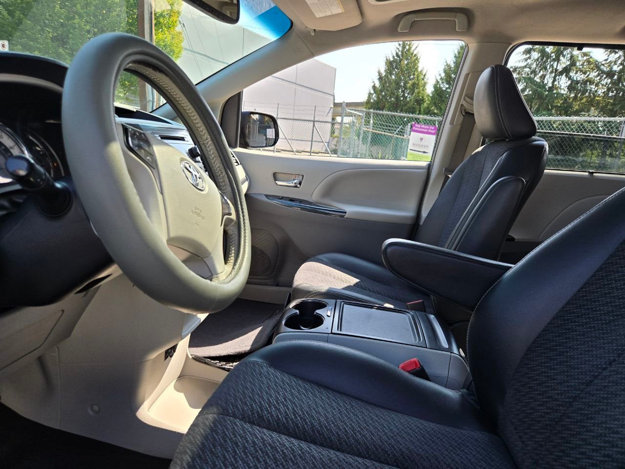 /alphaautoaccessltd/2014-Toyota-Sienna-6783819467946692.jpg