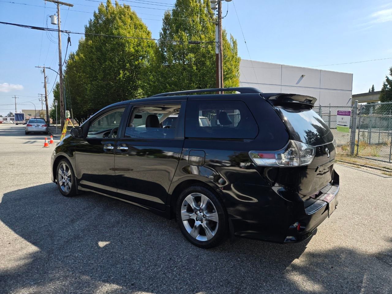 /alphaautoaccessltd/2014-Toyota-Sienna-8721674873986898.jpg