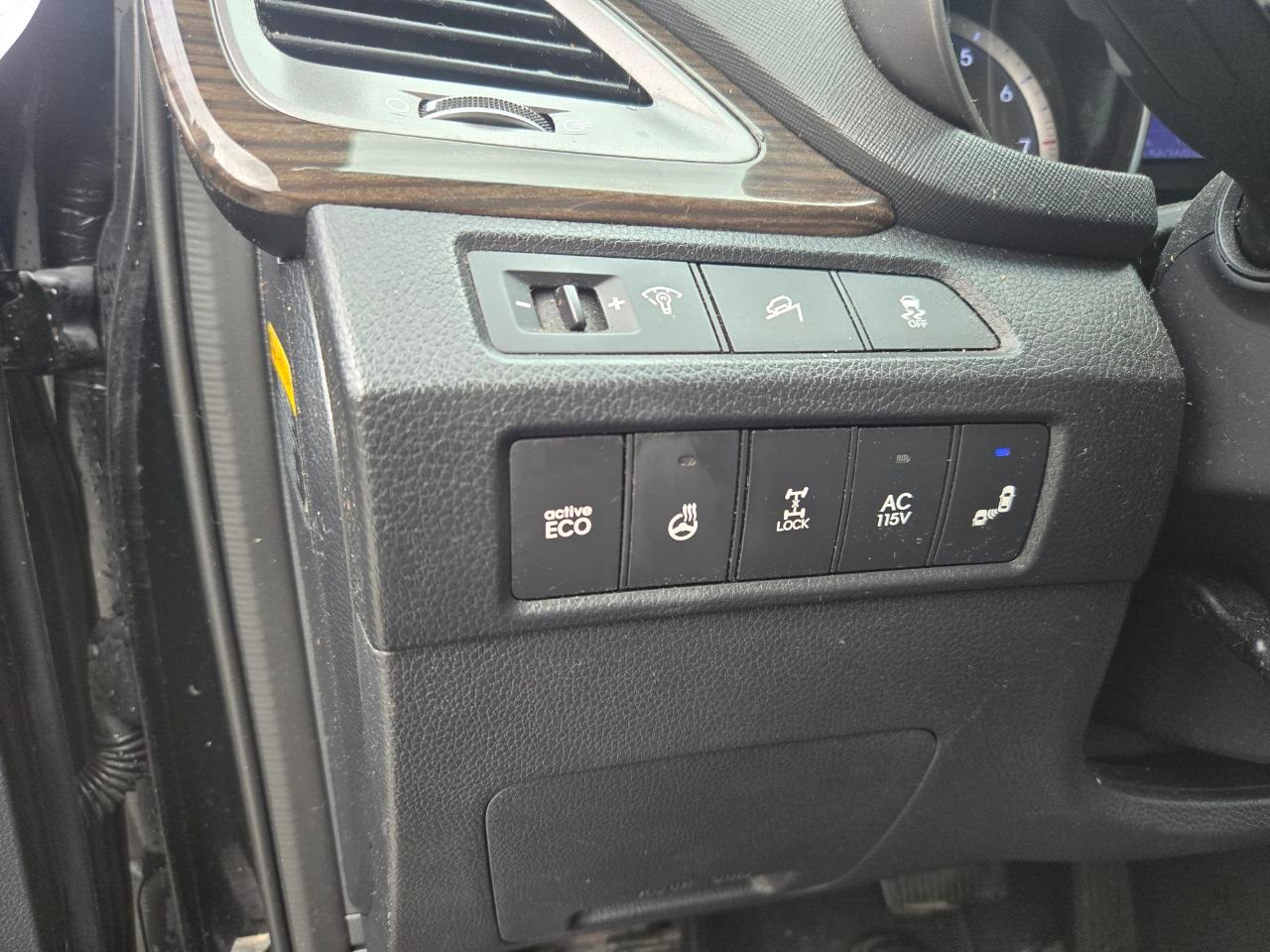 /alphaautoaccessltd/2015-Hyundai-SantaFe-27378414357958136.jpg