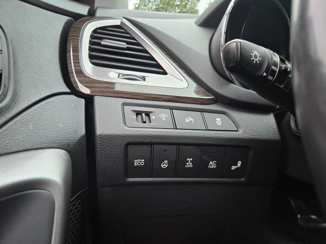 /alphaautoaccessltd/2015-Hyundai-SantaFe-46684593866761825.jpg