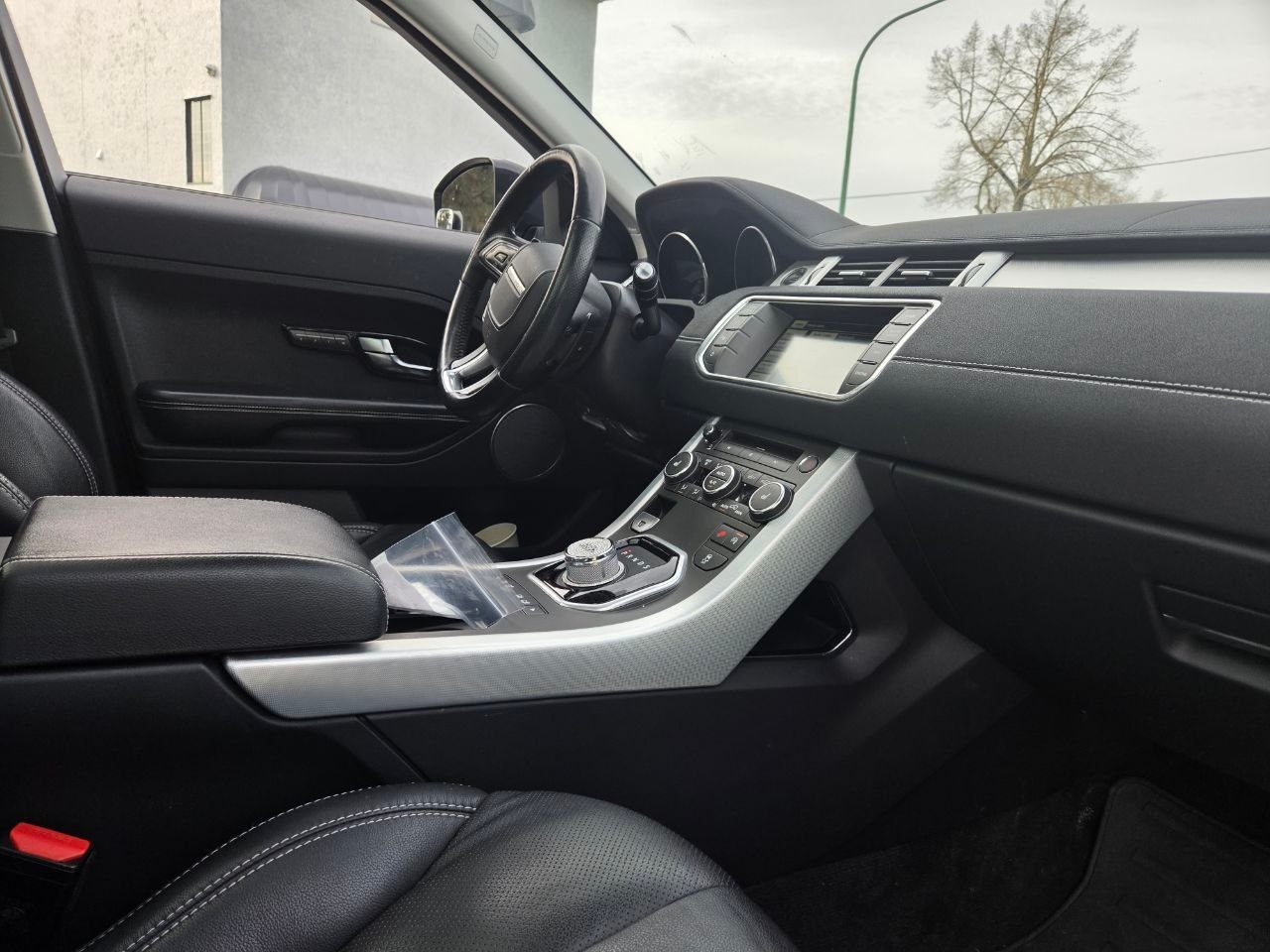 /alphaautoaccessltd/2015-LandRover-RangeRover-22172431316100605.jpg