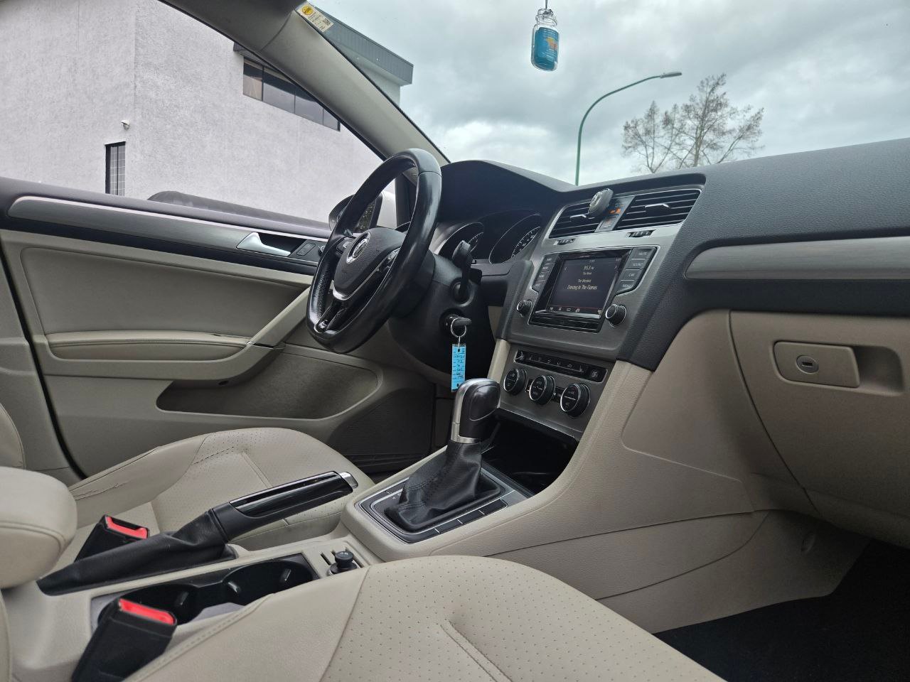 /alphaautoaccessltd/2015-Volkswagen-Golf-7628178847718421.jpg