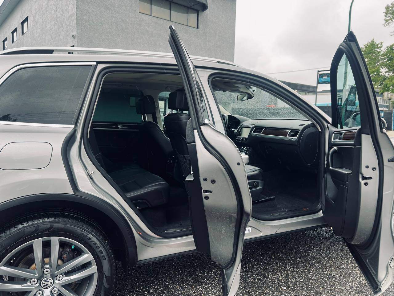 /alphaautoaccessltd/2016-Volkswagen-Touareg-4462495570613496.jpg