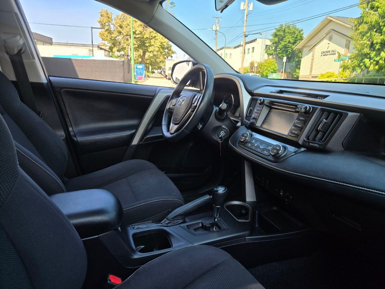 /alphaautoaccessltd/2017-Toyota-RAV4-0775619075169156.jpg