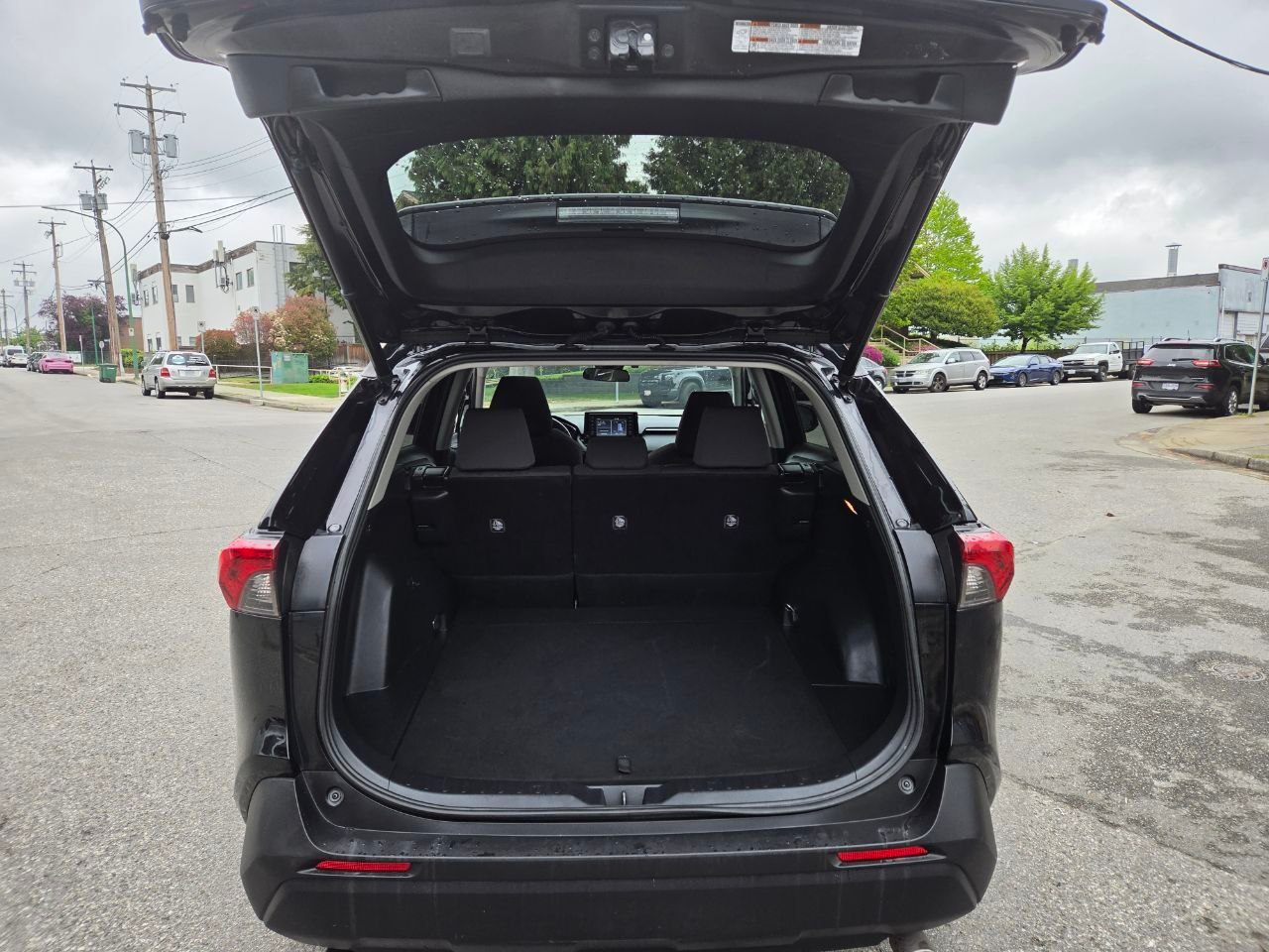 /alphaautoaccessltd/2021-Toyota-RAV4-0069755094000030216.jpg