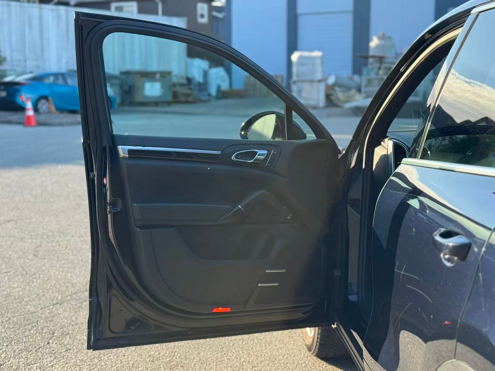 /anycarmotor/2015-Porsche-Cayenne-2666138275427652.jpg