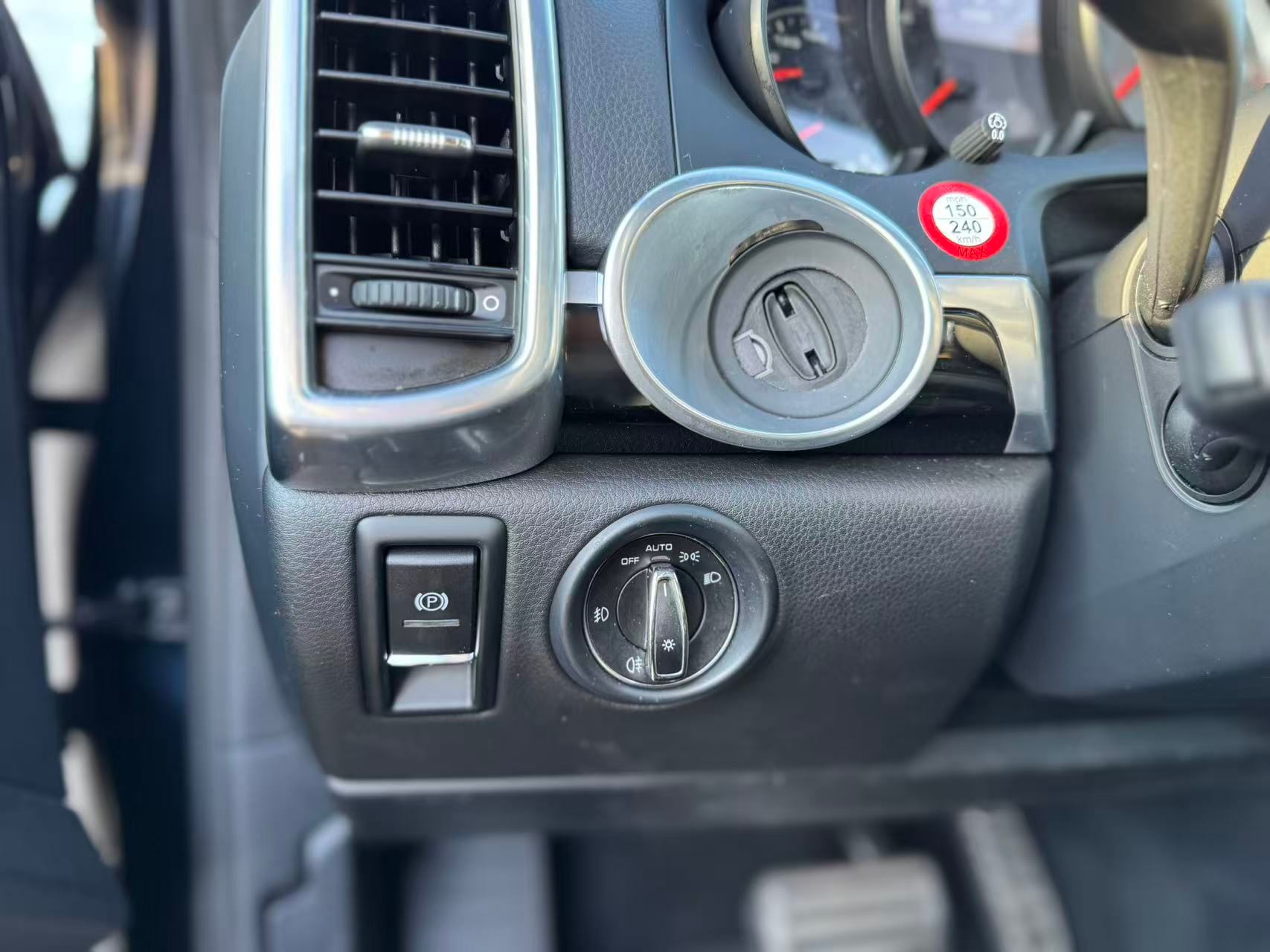 /anycarmotor/2015-Porsche-Cayenne-29963777296082683.jpg