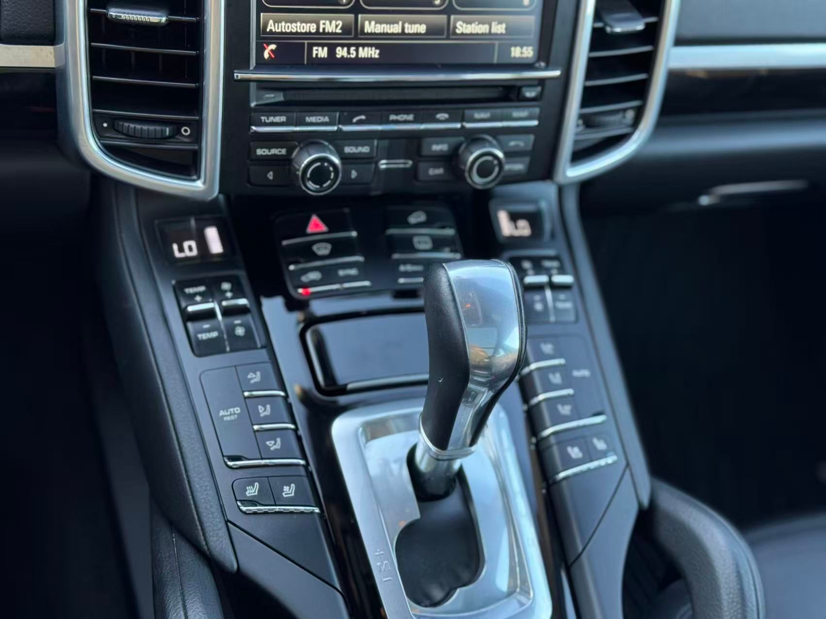 /anycarmotor/2015-Porsche-Cayenne-7758789288964214.jpg