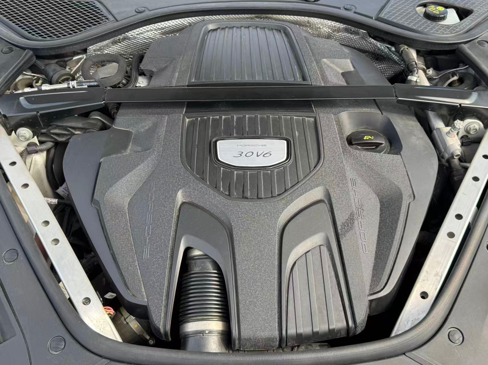 /anycarmotor/2018-Porsche-Panamera4-125139144213529.jpg