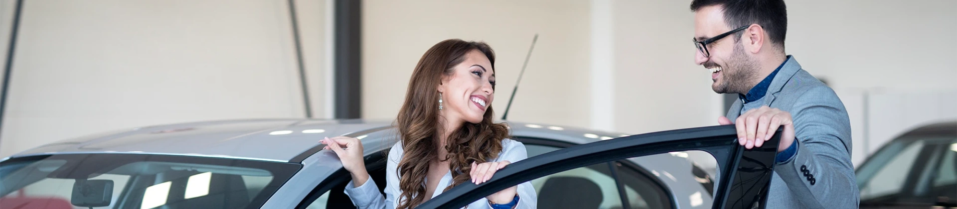 https://hillzcdn.ca/anycarmotor/6675759901422544-financing_department.webp