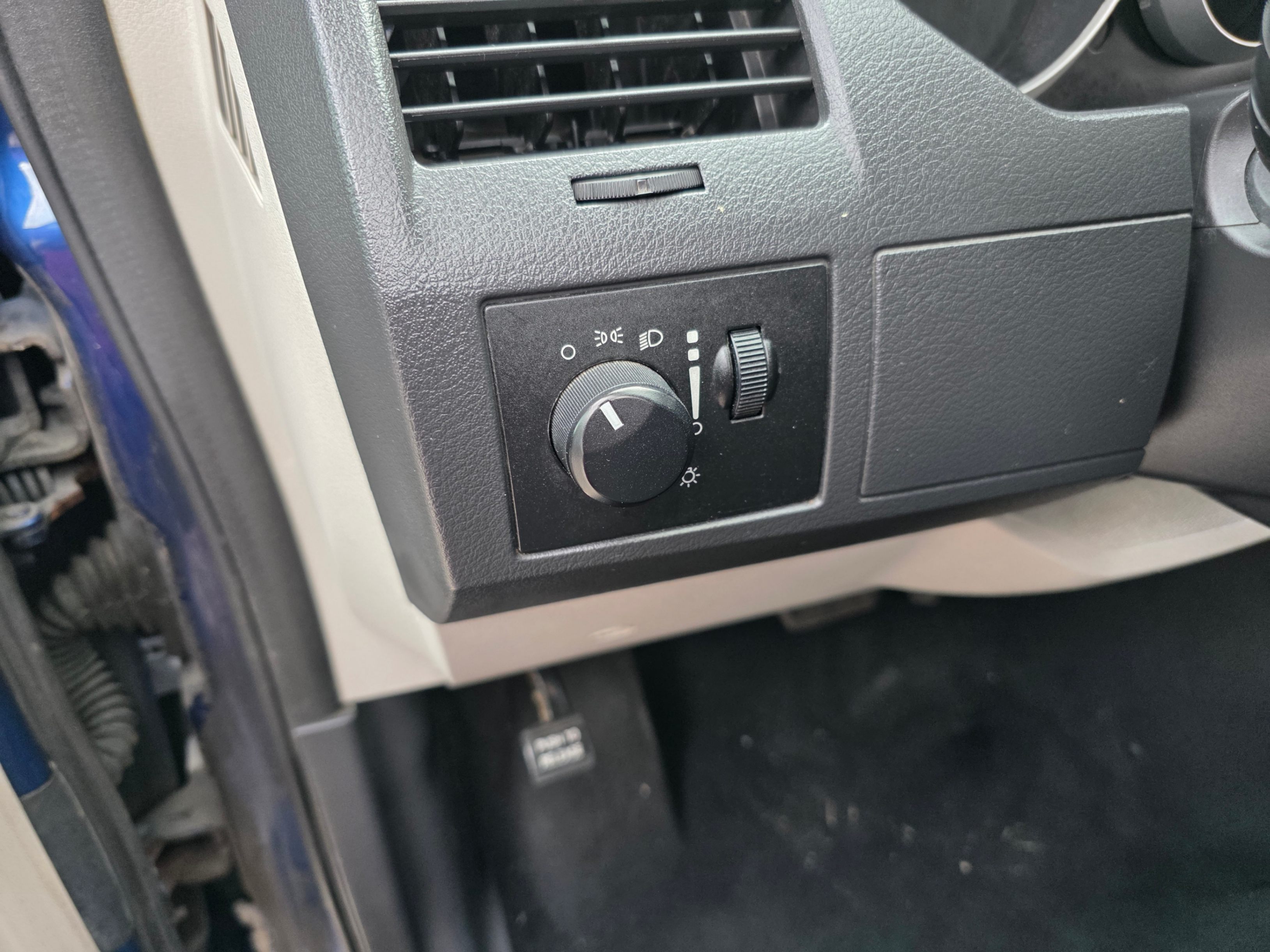 /artaautosales/2010-Dodge-GrandCaravan-11474327130959505.jpg