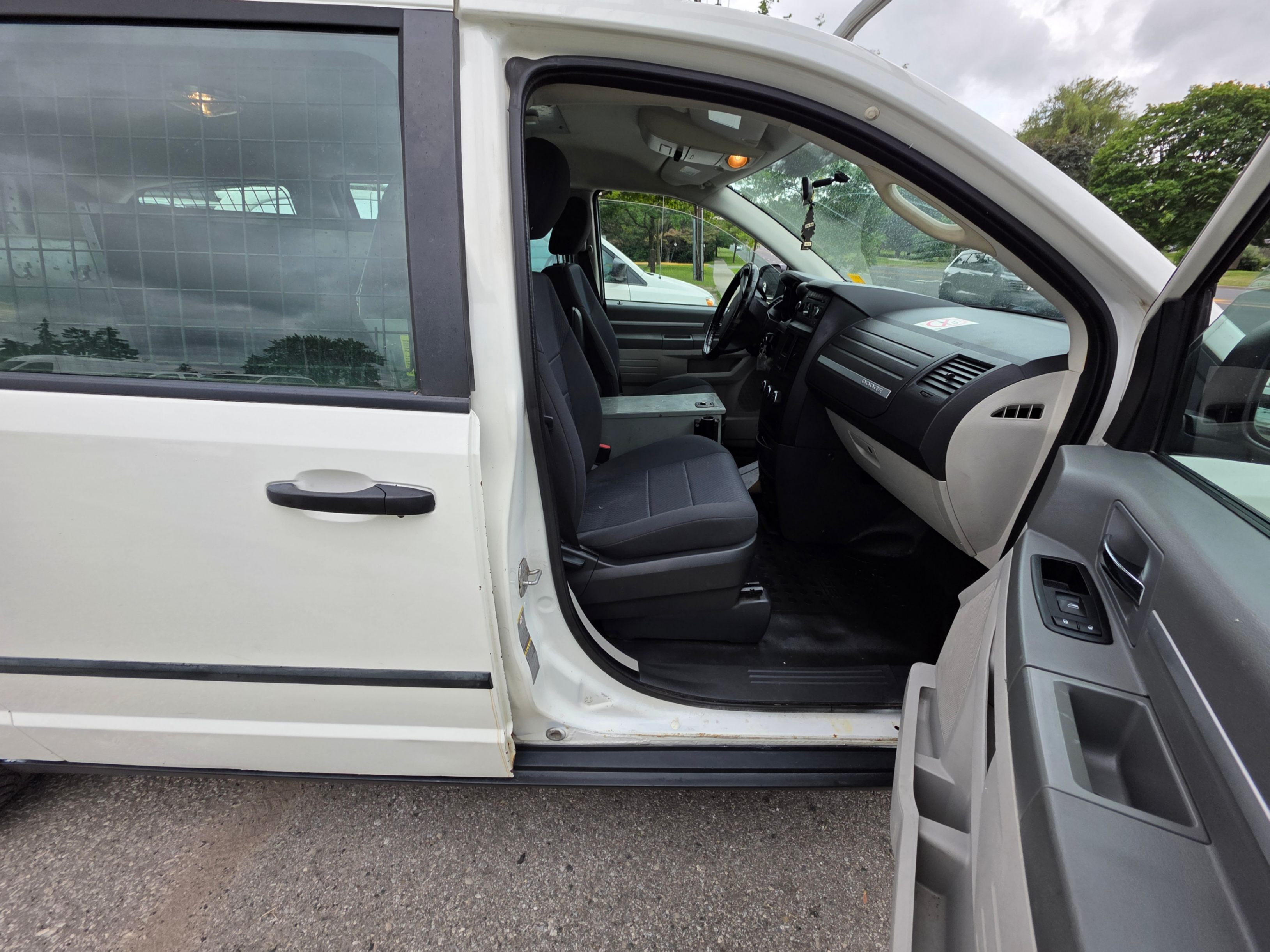/artaautosales/2010-Dodge-GrandCaravan-30665163793706296.jpg
