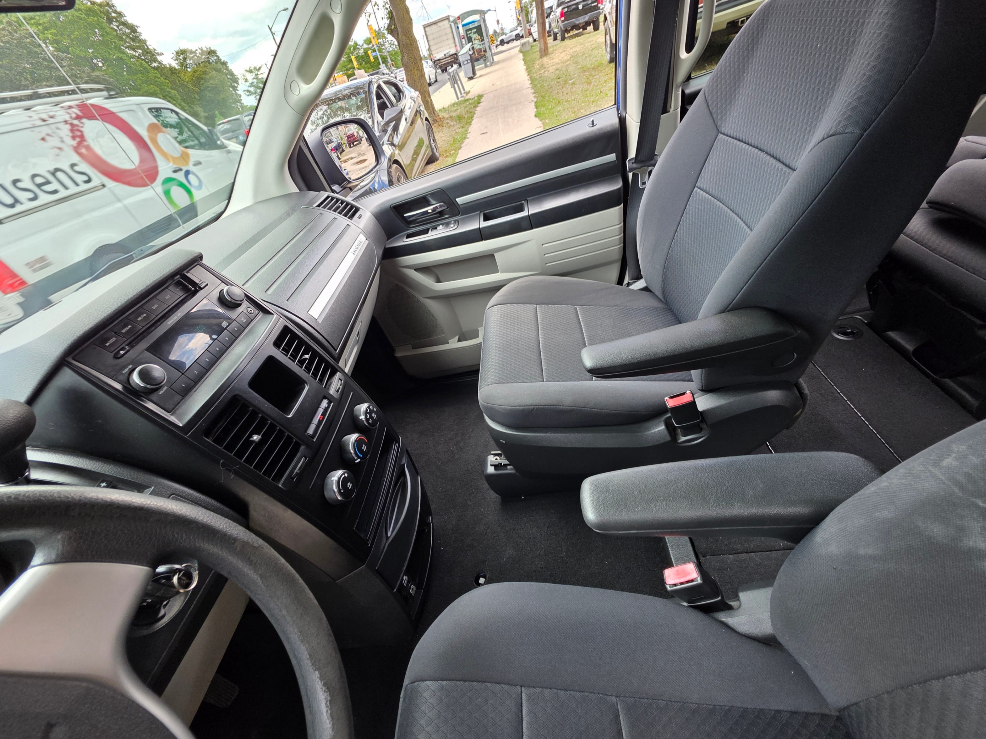 /artaautosales/2010-Dodge-GrandCaravan-6013643769296966.jpg