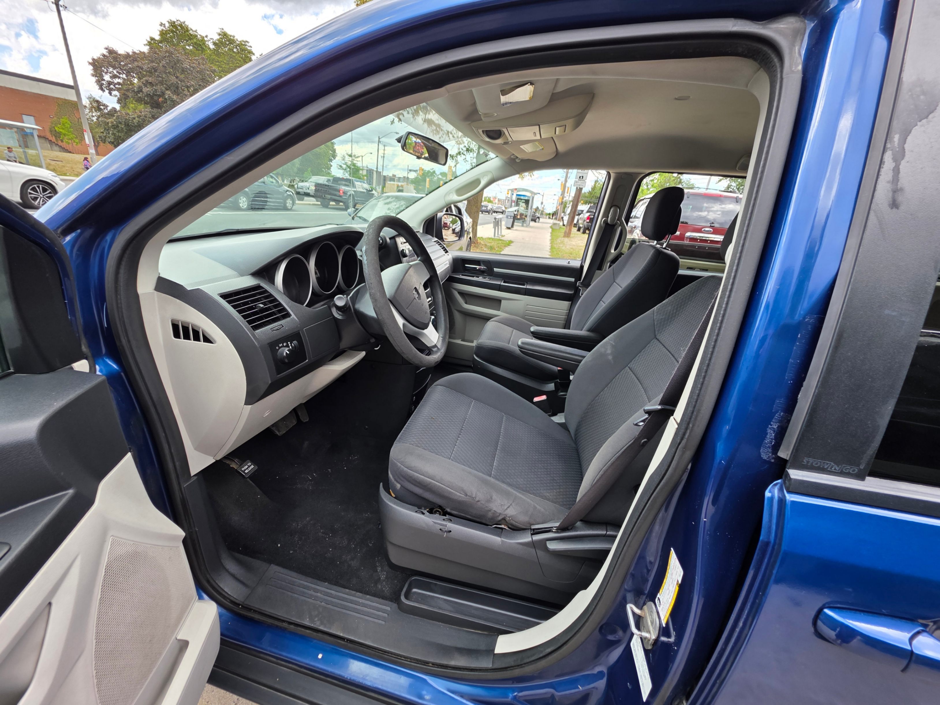 /artaautosales/2010-Dodge-GrandCaravan-7063031412159502.jpg
