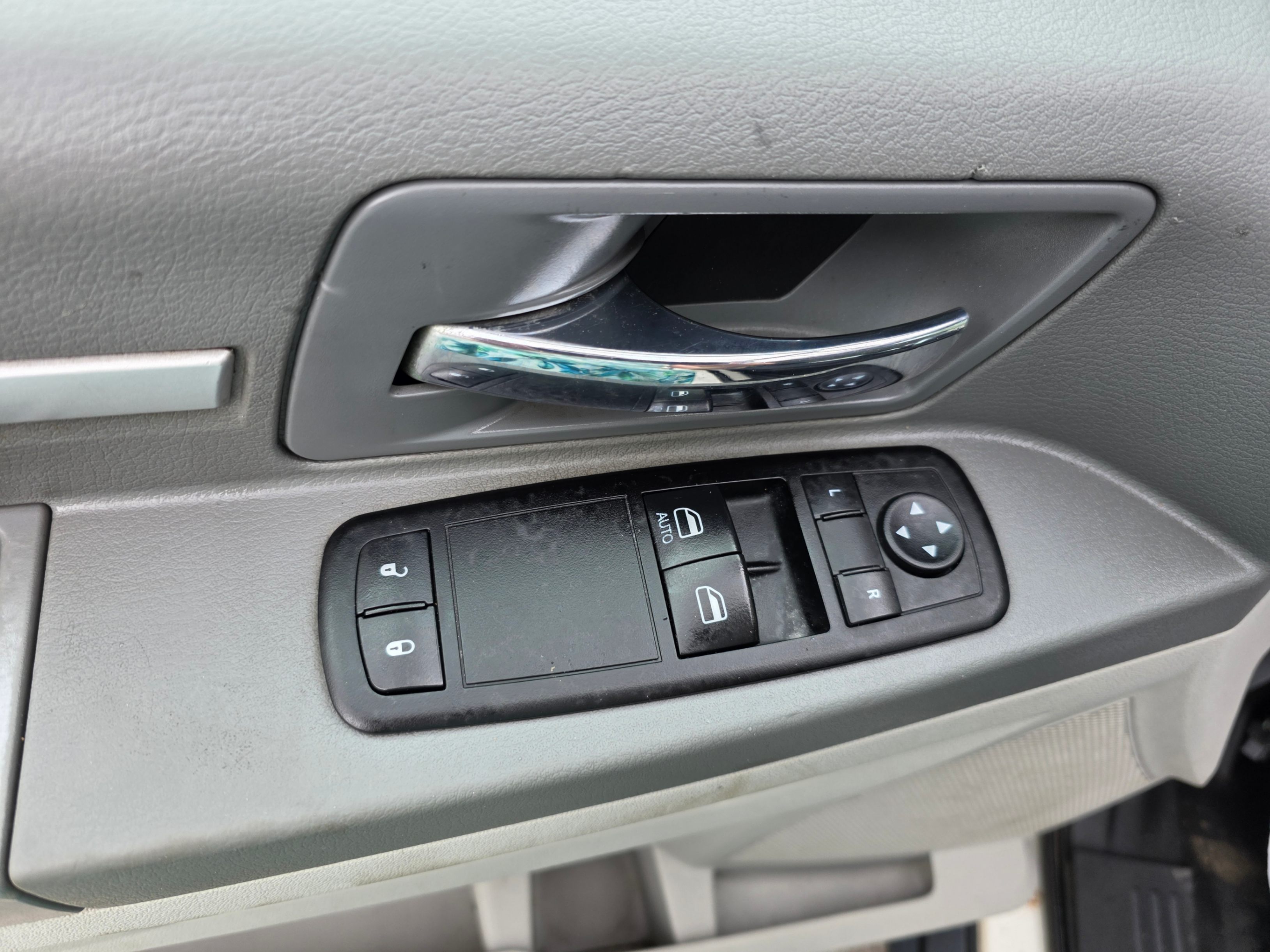 /artaautosales/2010-Dodge-GrandCaravan-8124444900439138.jpg