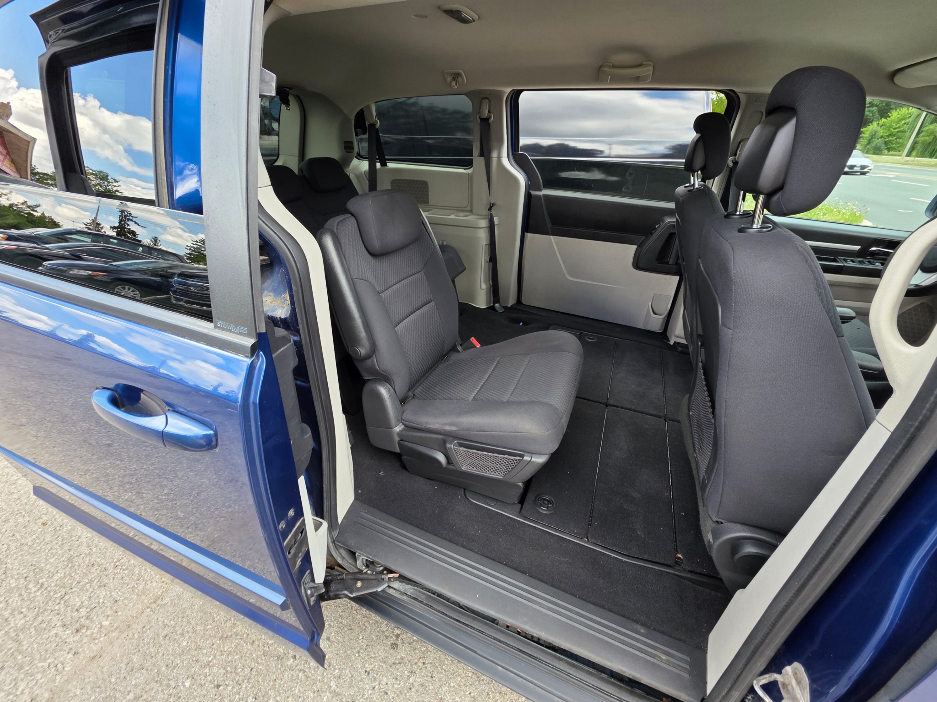 /artaautosales/2010-Dodge-GrandCaravan-869177574650926.jpg