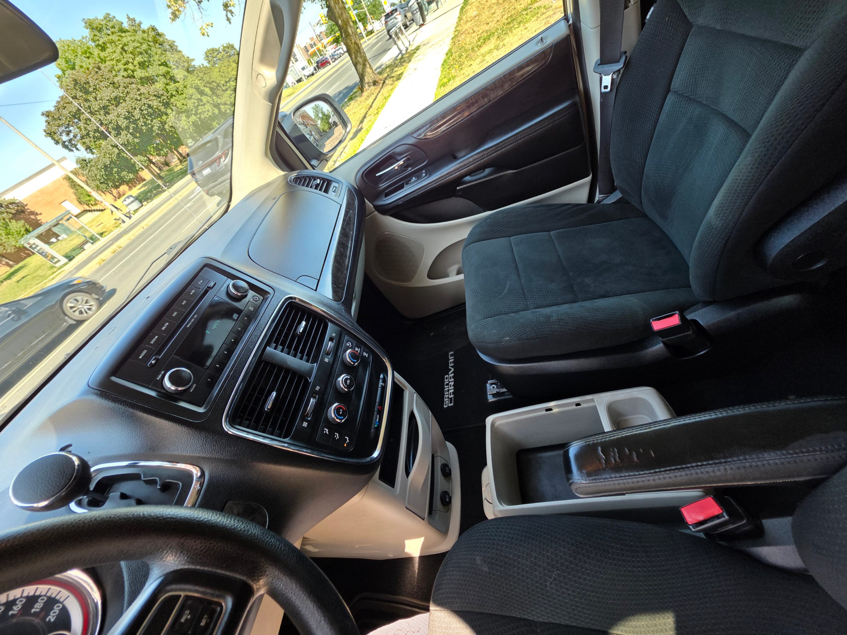 /artaautosales/2011-Dodge-GrandCaravan-5360344570377082.jpg