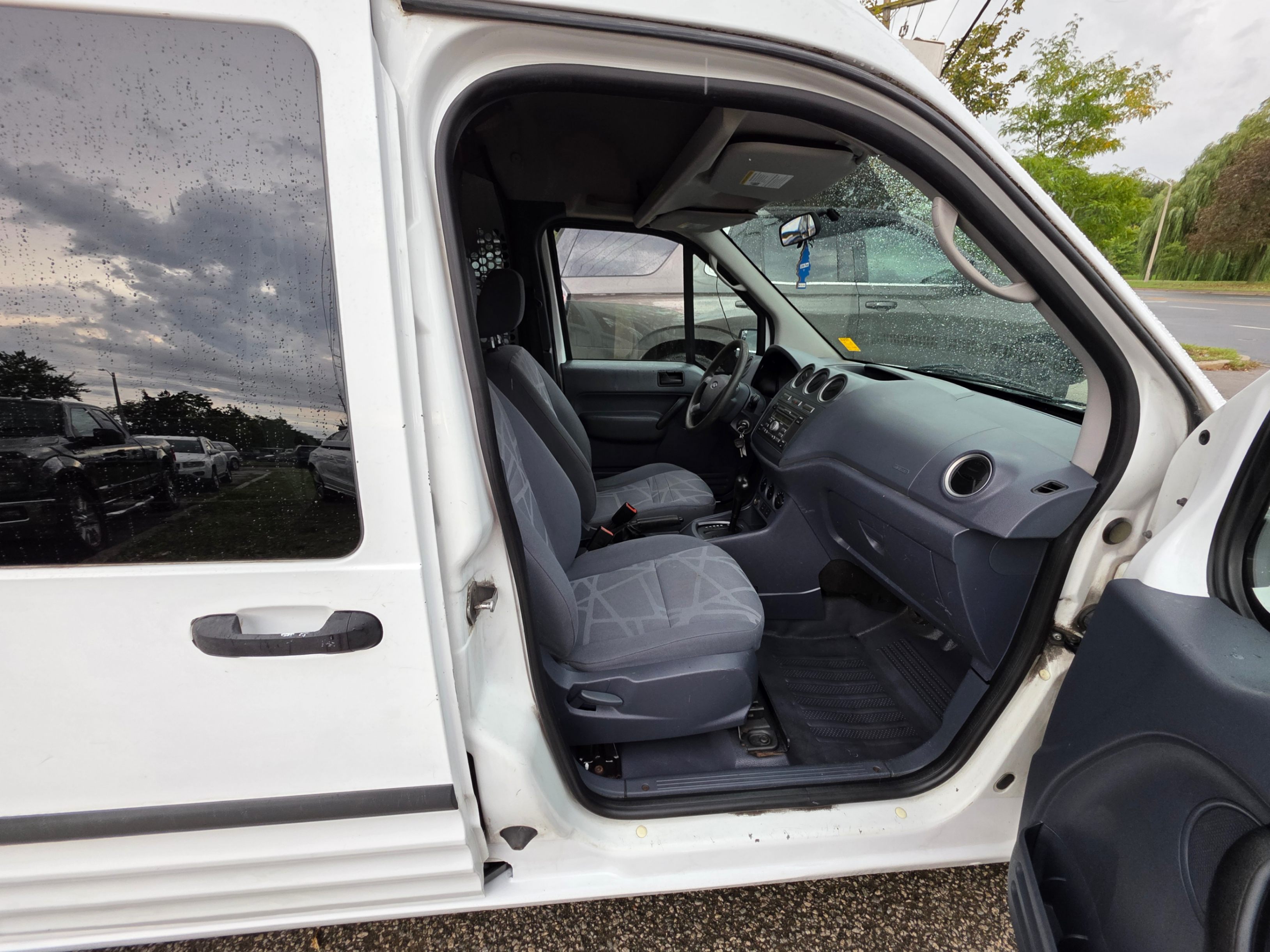 /artaautosales/2011-Ford-TransitConnect-14499173288601863.jpg