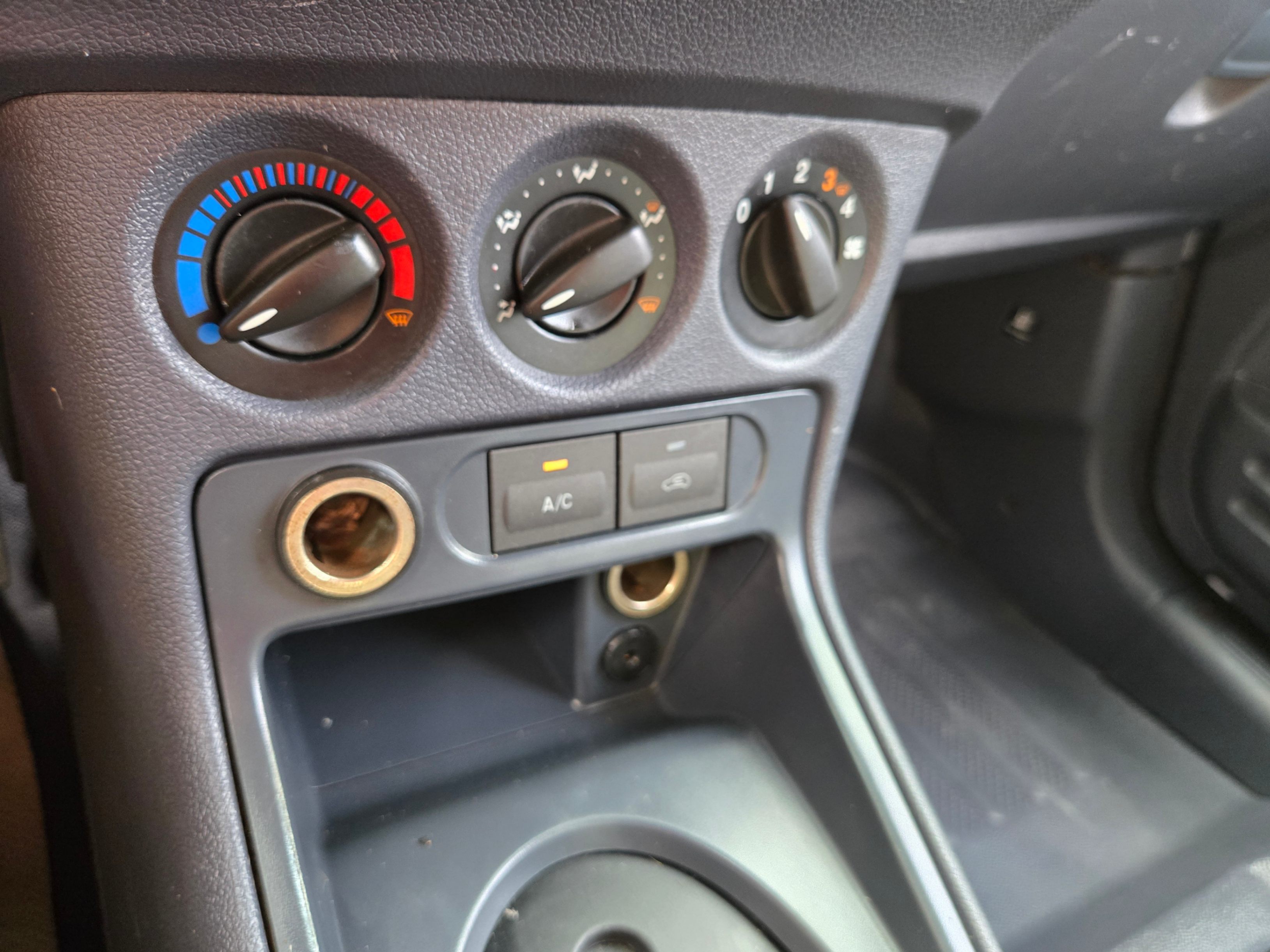 /artaautosales/2011-Ford-TransitConnect-29396214934934184.jpg