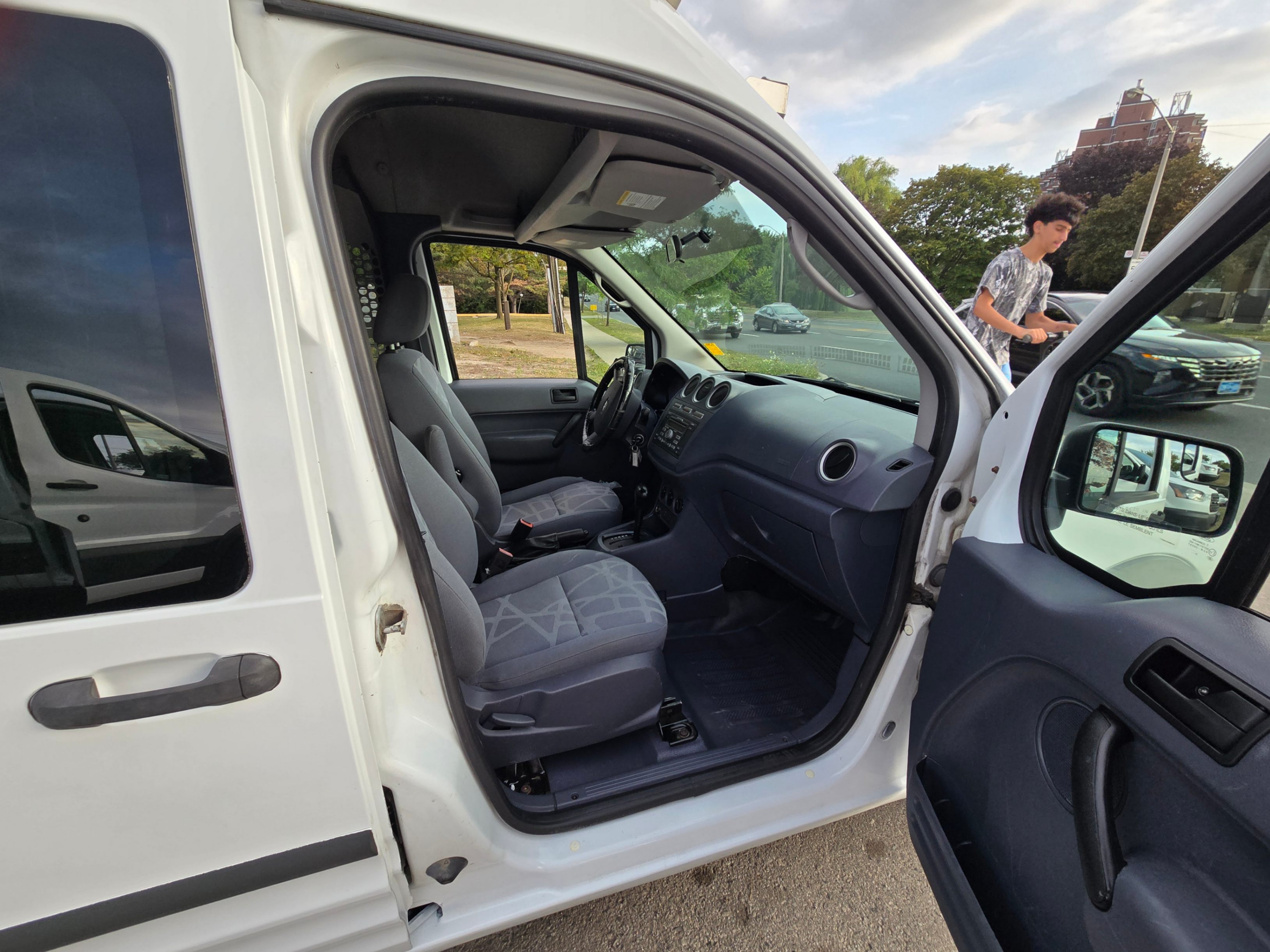 /artaautosales/2011-Ford-TransitConnect-5321732673564623.jpg
