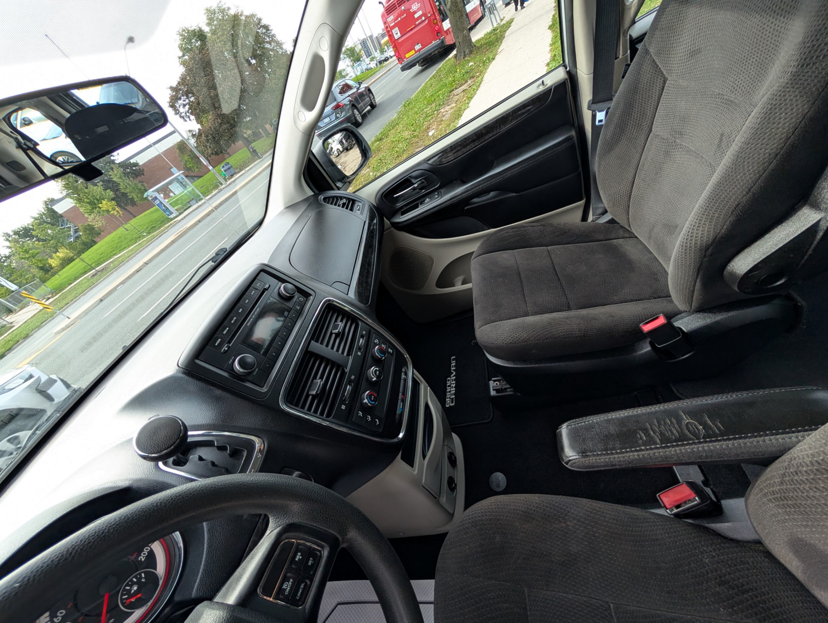 /artaautosales/2012-Dodge-GrandCaravan-06448111112172028.jpg