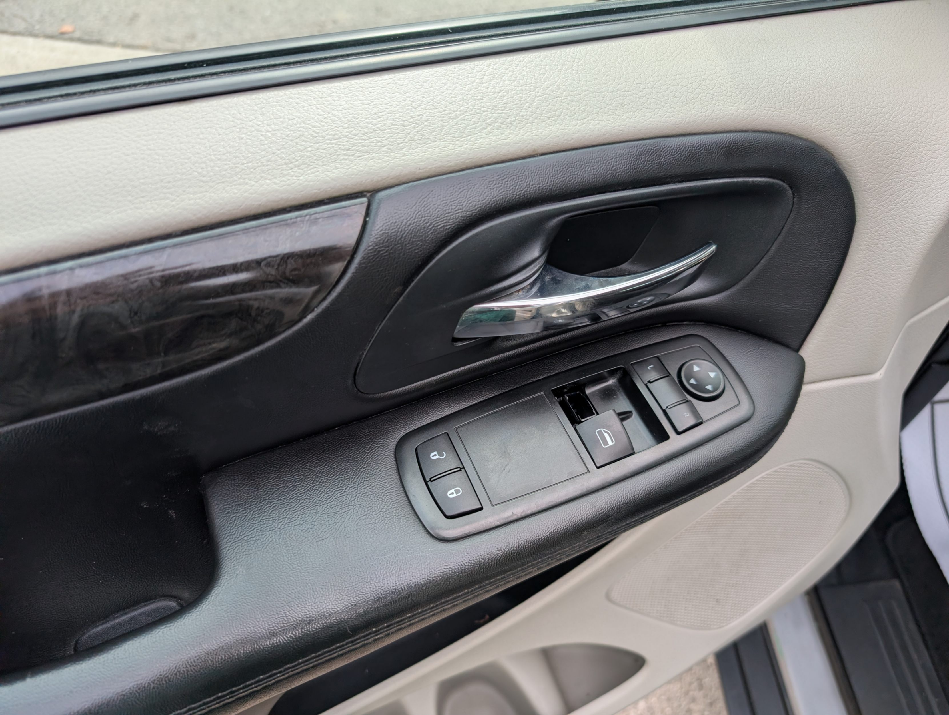 /artaautosales/2012-Dodge-GrandCaravan-6773409588929336.jpg