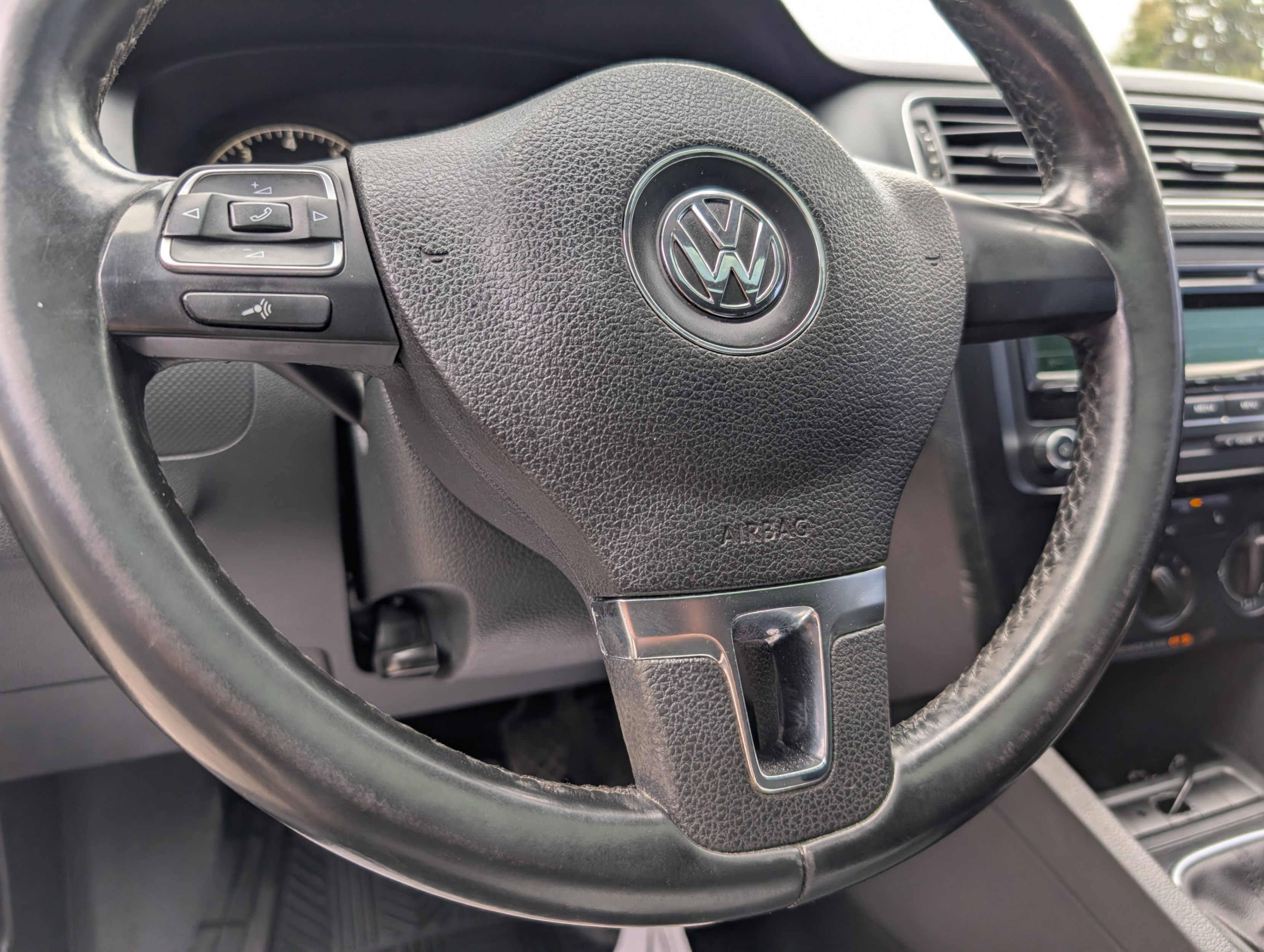 /artaautosales/2012-Volkswagen-Jetta-08110482706091182.jpg