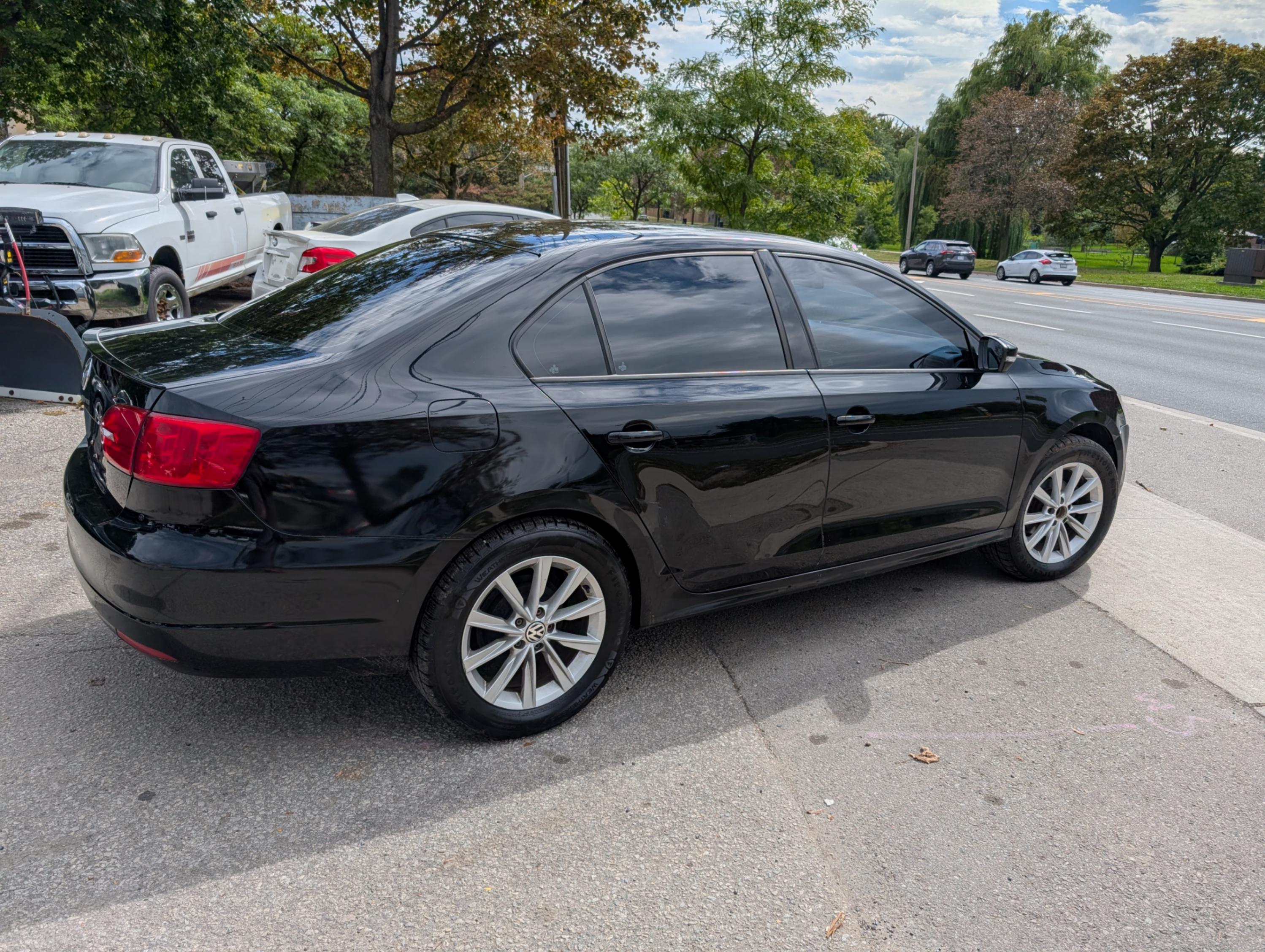 /artaautosales/2012-Volkswagen-Jetta-1185044672140032.jpg