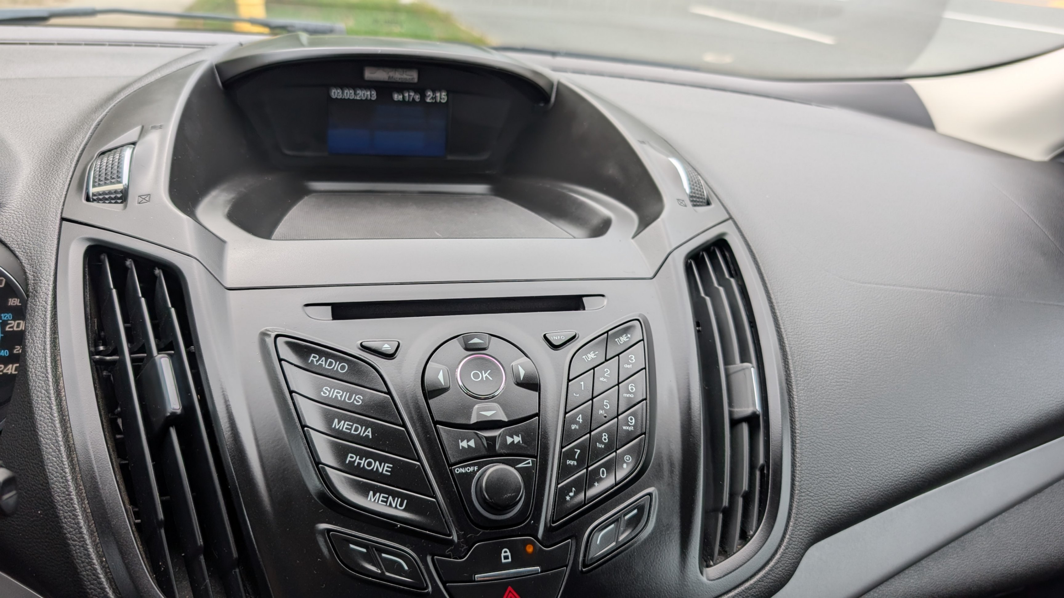 /artaautosales/2013-Ford-Escape-4915589425027316.jpg
