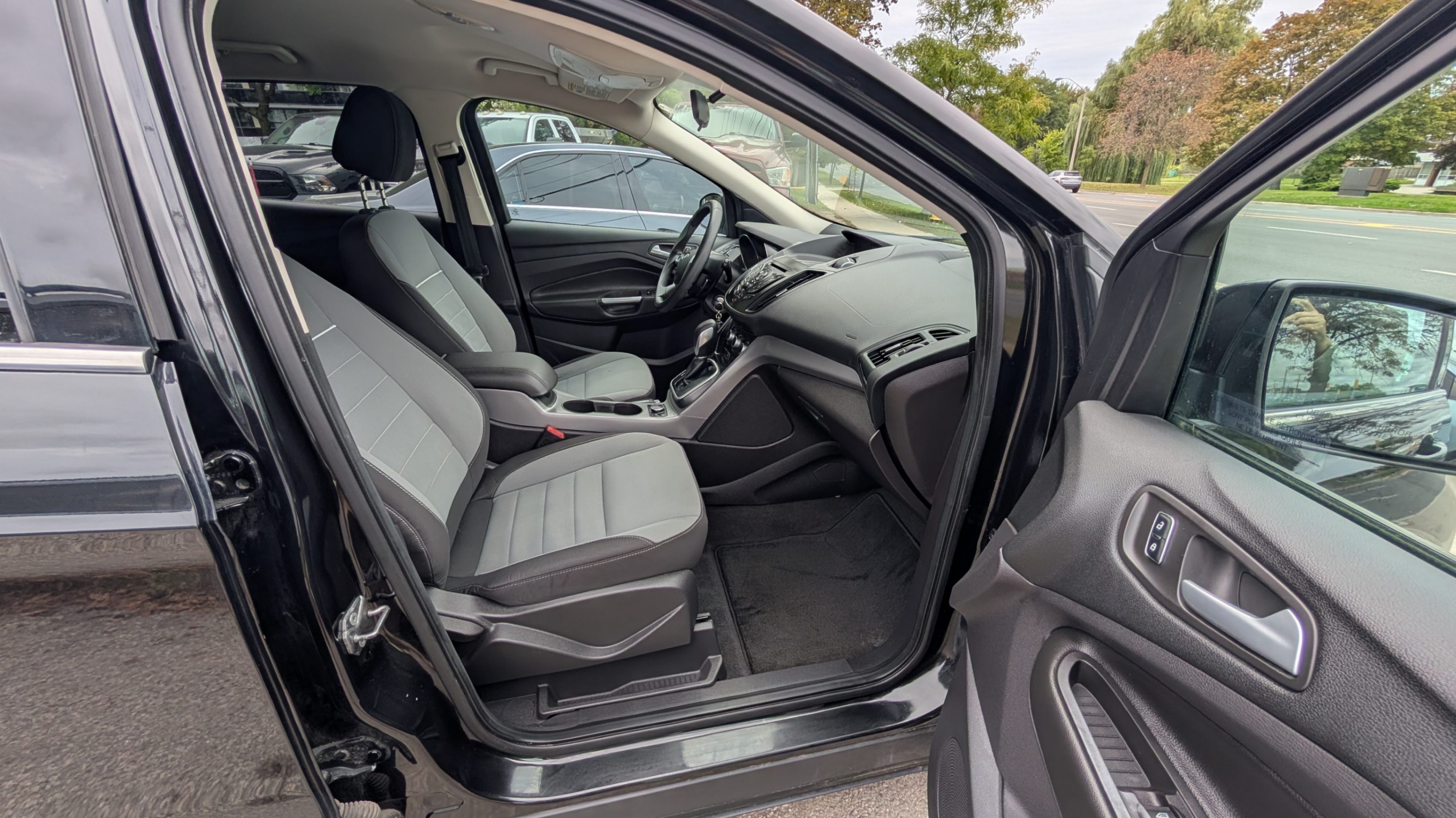 /artaautosales/2013-Ford-Escape-5437617766833978.jpg