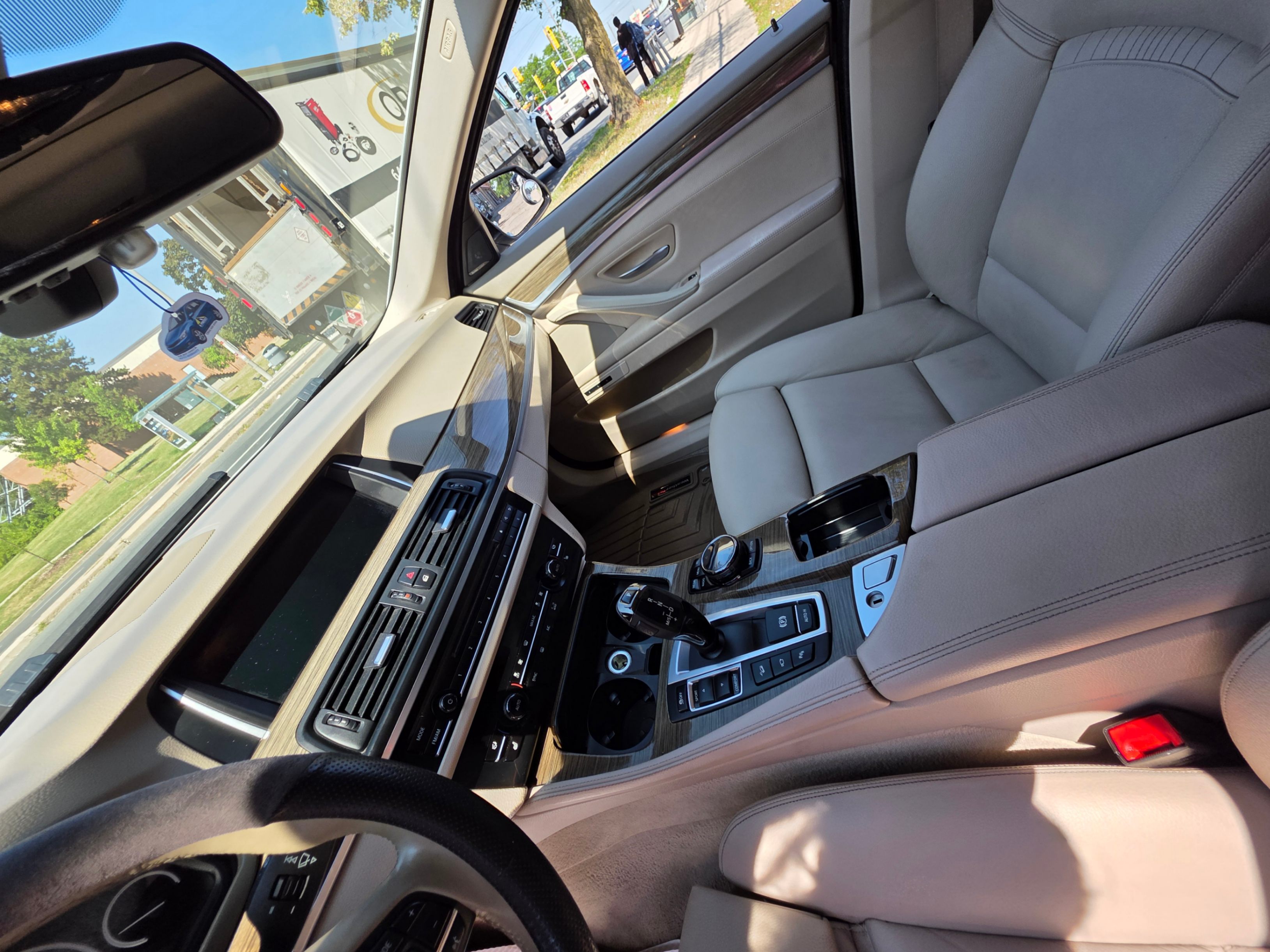 /artaautosales/2014-BMW-5-Series-44365416677147373.jpg
