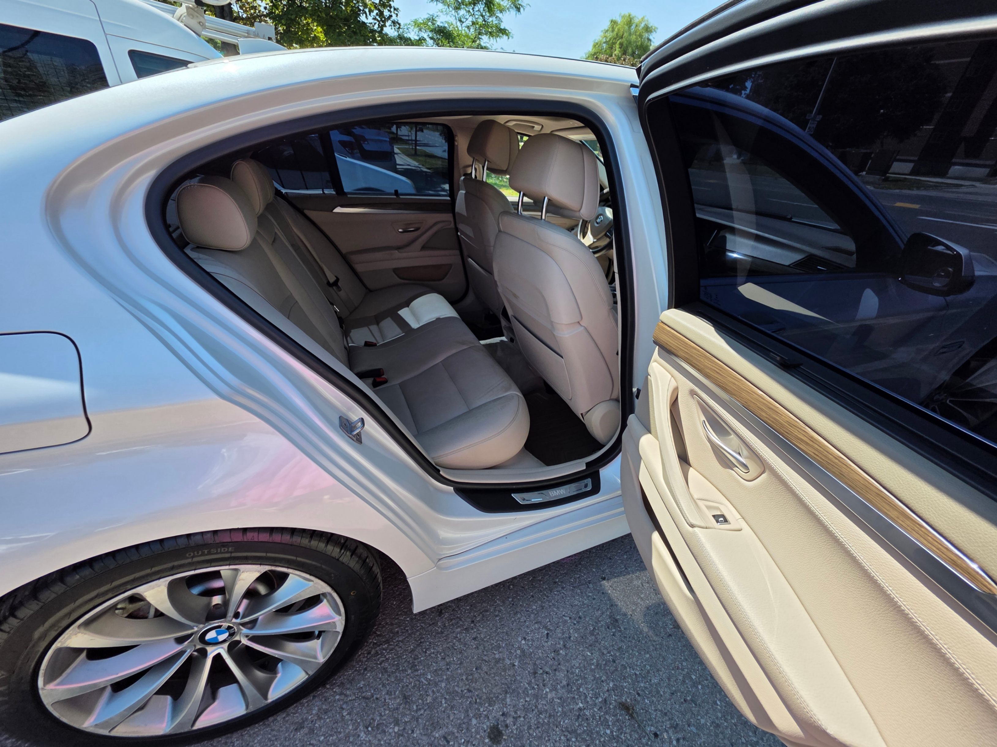 /artaautosales/2014-BMW-5-Series-6113892652080308.jpg