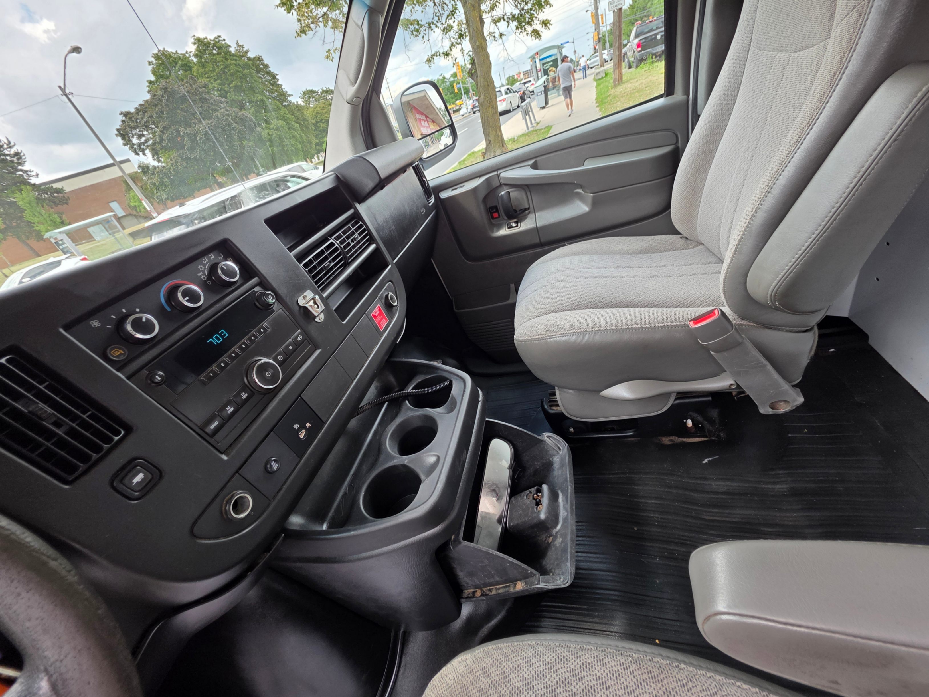 /artaautosales/2014-Chevrolet-Express-8811183993121083.jpg