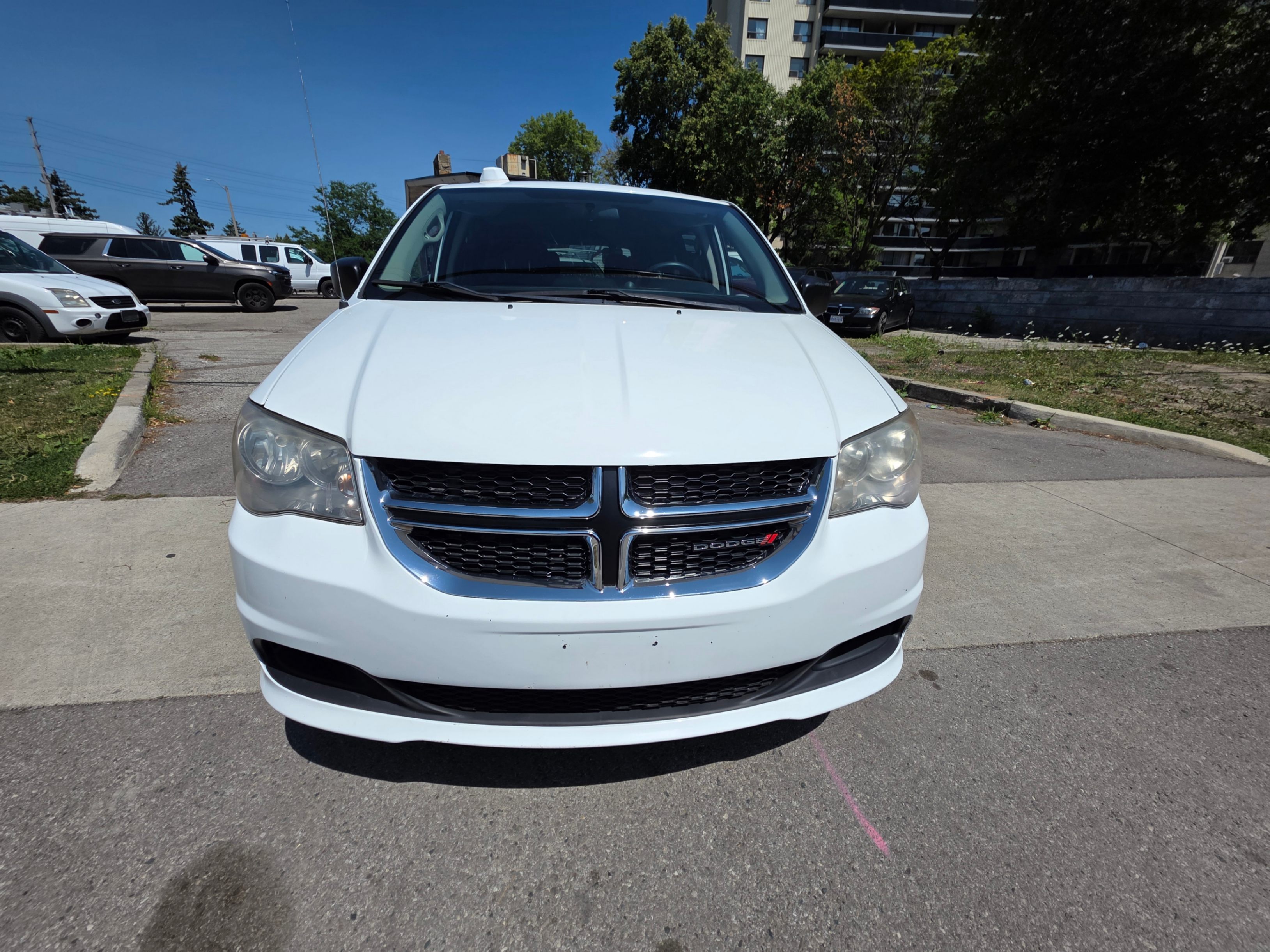 /artaautosales/2014-Dodge-GrandCaravan-029367207048281774.jpg