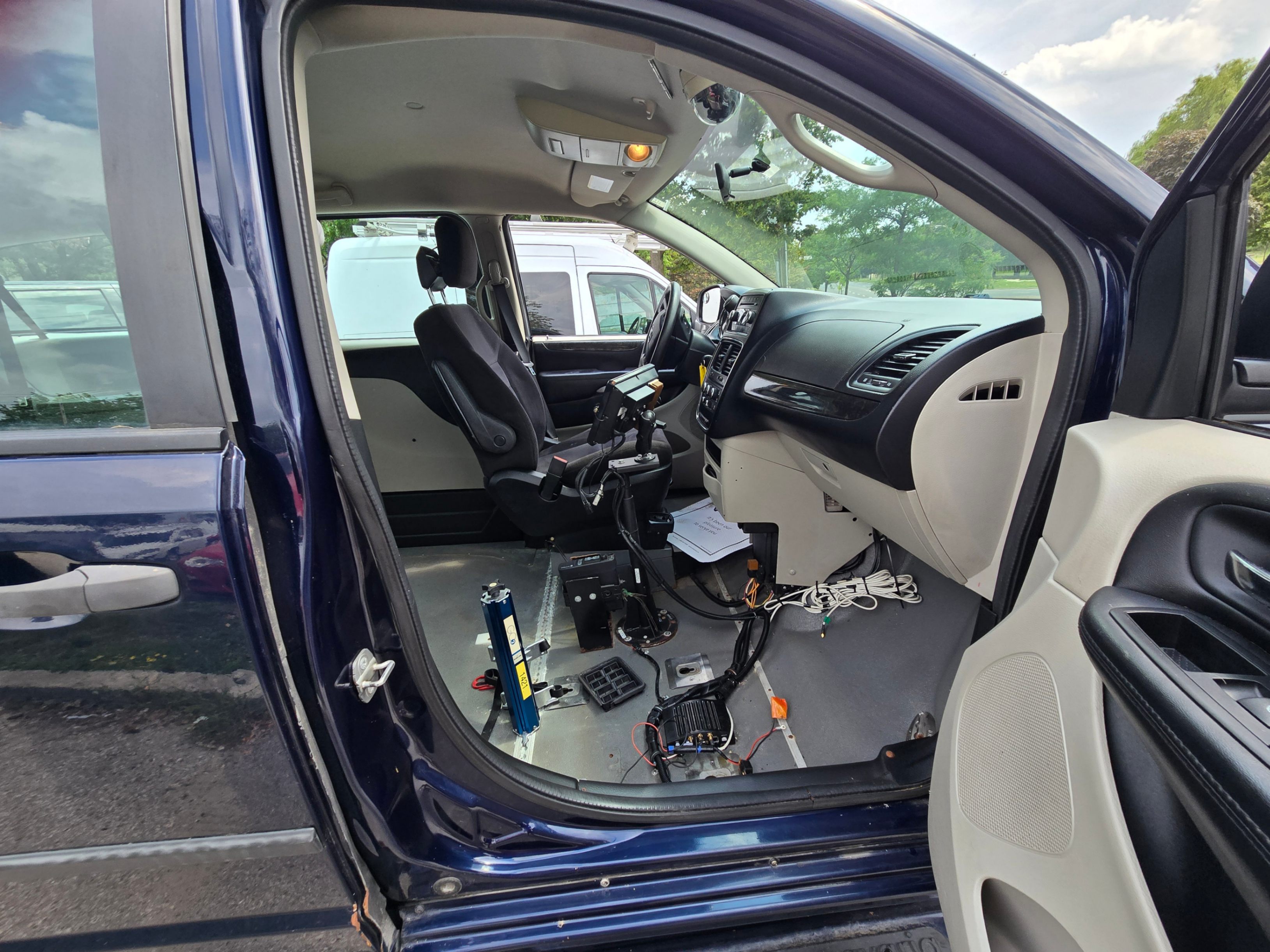 /artaautosales/2014-Dodge-GrandCaravan-15721344302330298.jpg