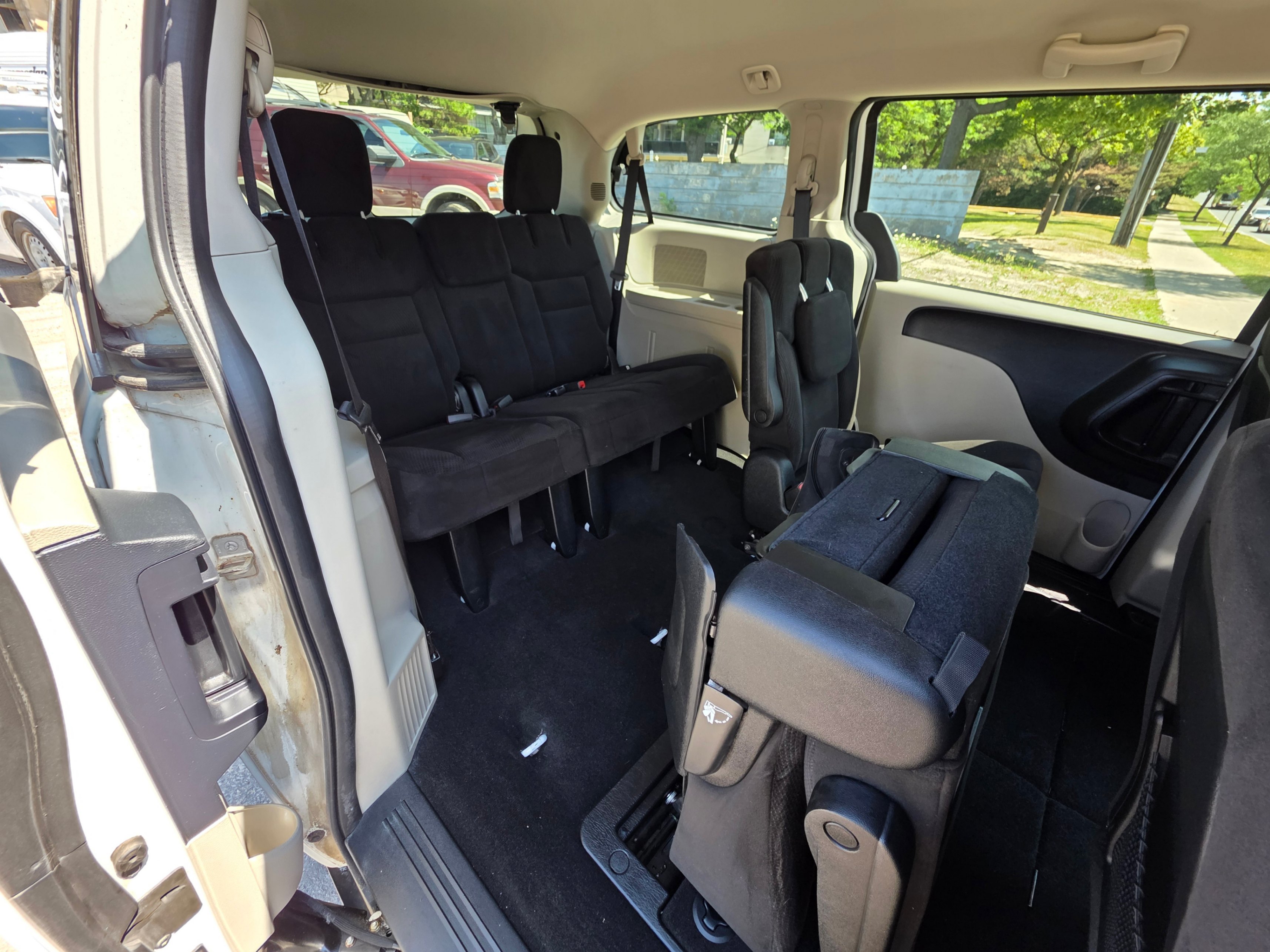 /artaautosales/2014-Dodge-GrandCaravan-1911483069384179.jpg